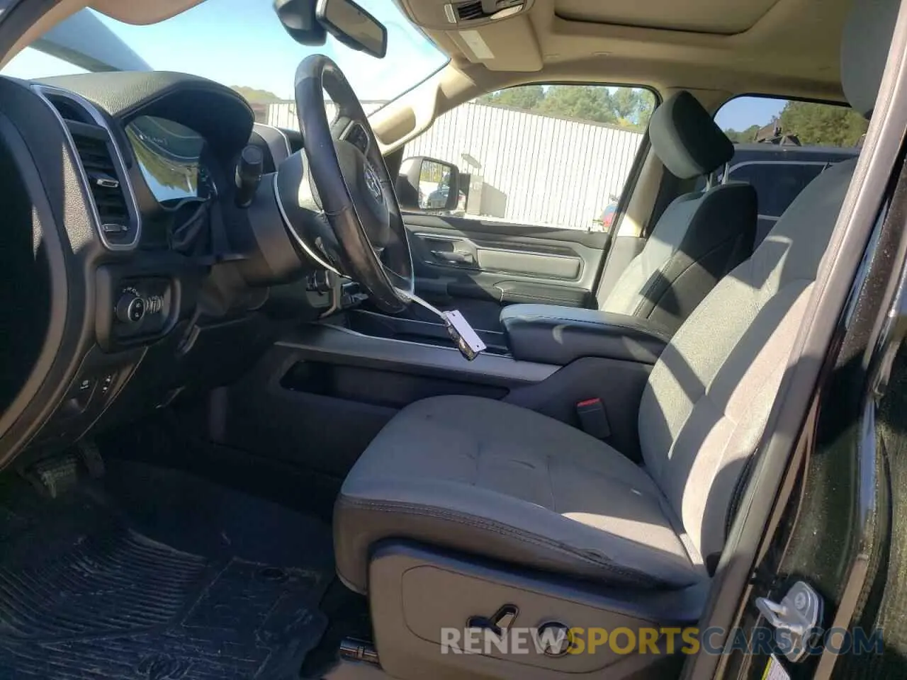 7 Photograph of a damaged car 1C6SRFBT2KN578221 RAM 1500 2019