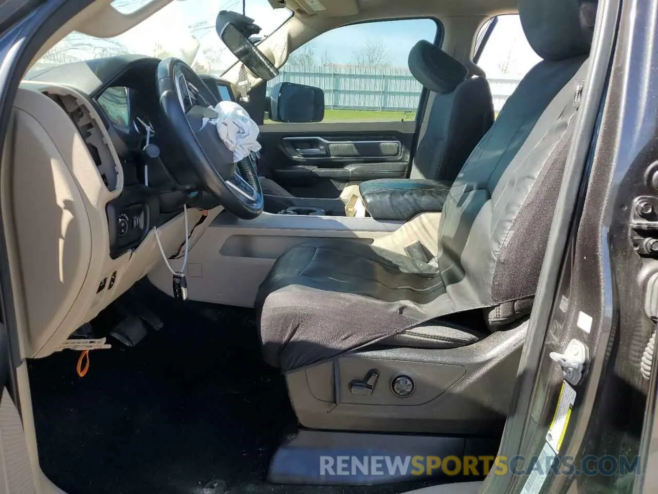 7 Photograph of a damaged car 1C6SRFBT2KN918161 RAM 1500 2019
