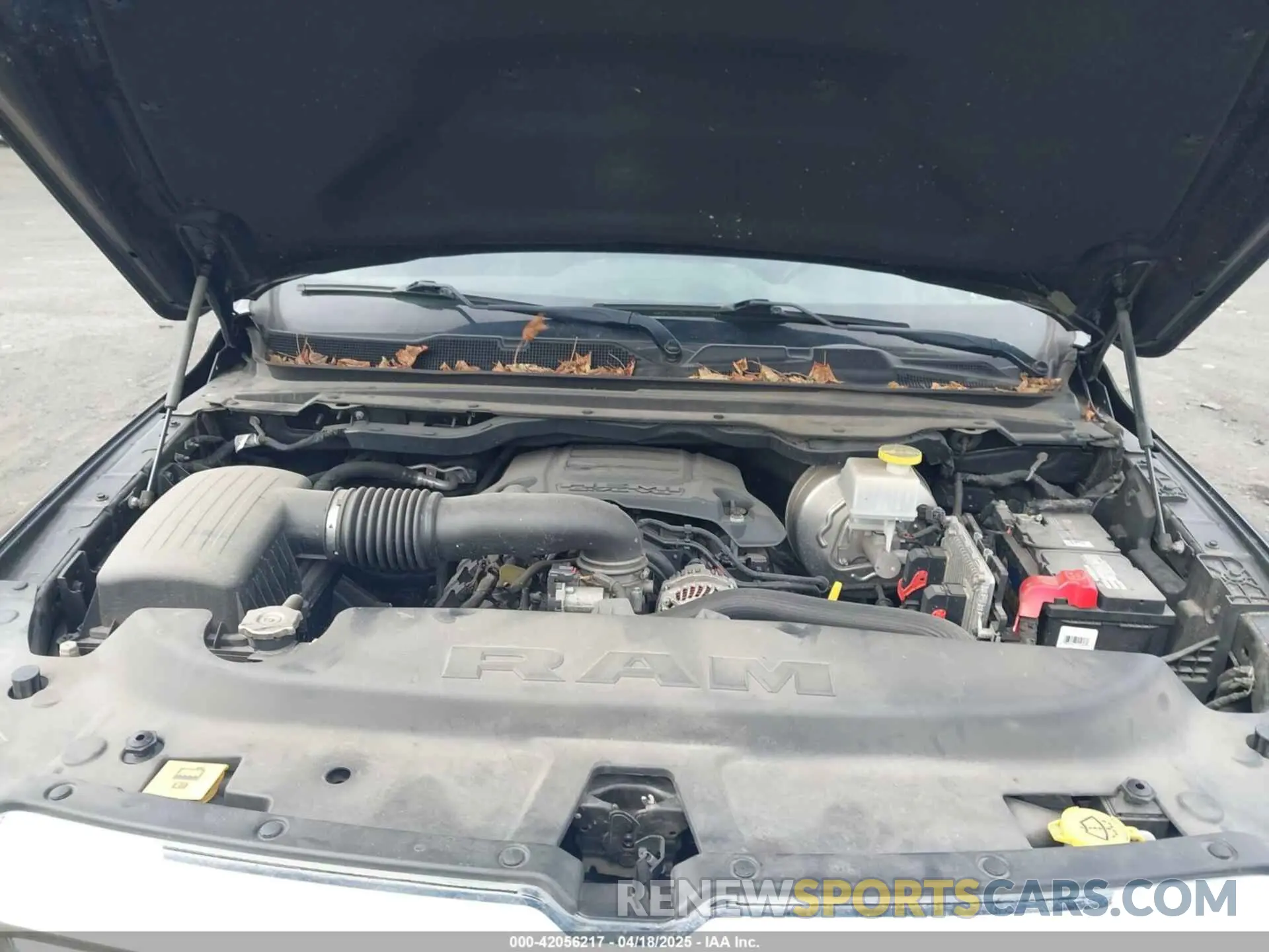 10 Photograph of a damaged car 1C6SRFBT3KN623246 RAM 1500 2019