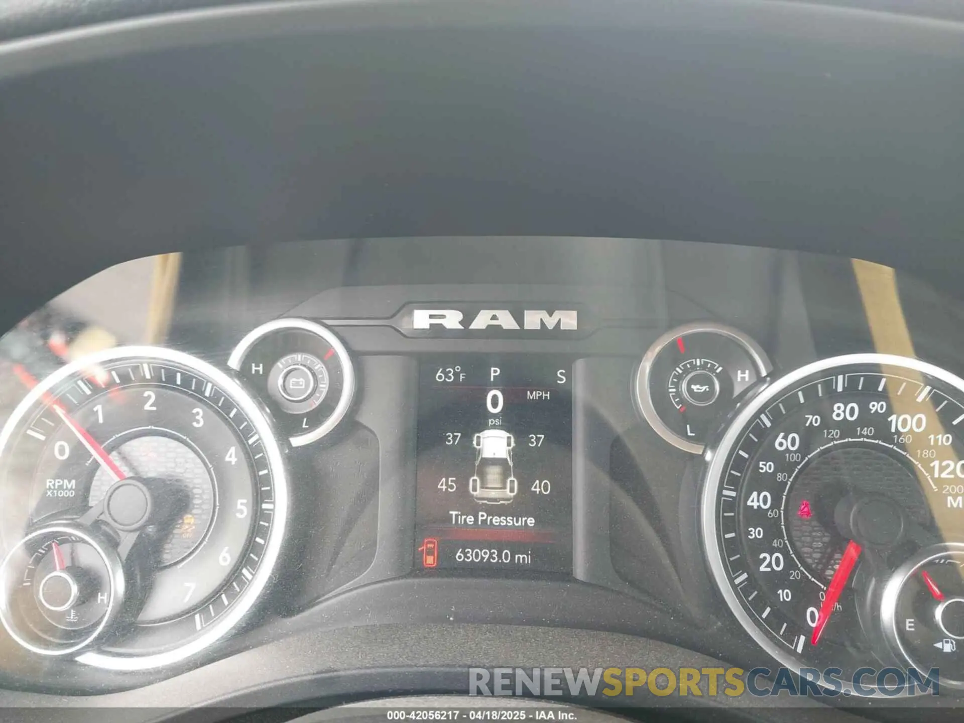 15 Photograph of a damaged car 1C6SRFBT3KN623246 RAM 1500 2019