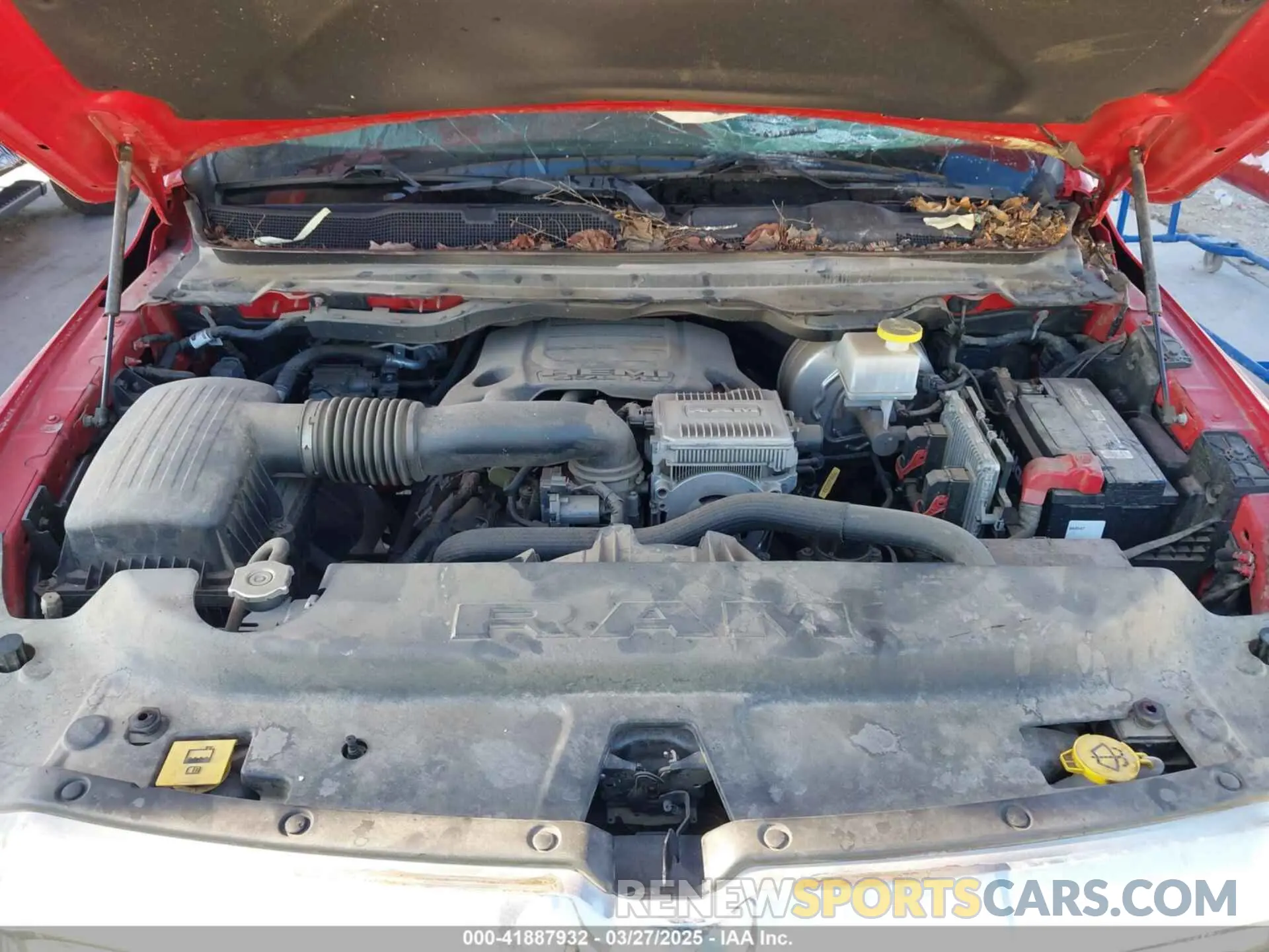 10 Photograph of a damaged car 1C6SRFBT4KN622865 RAM 1500 2019