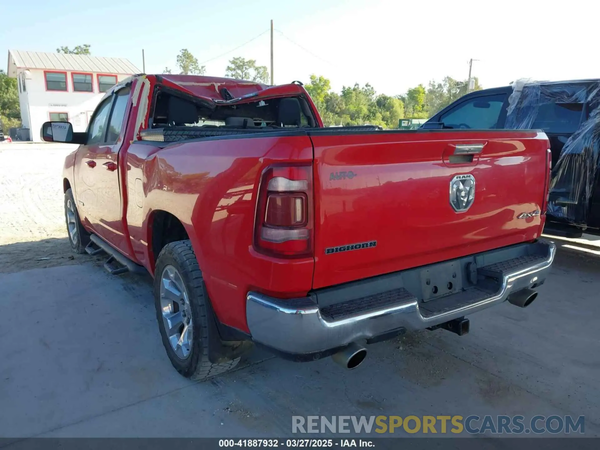 3 Photograph of a damaged car 1C6SRFBT4KN622865 RAM 1500 2019