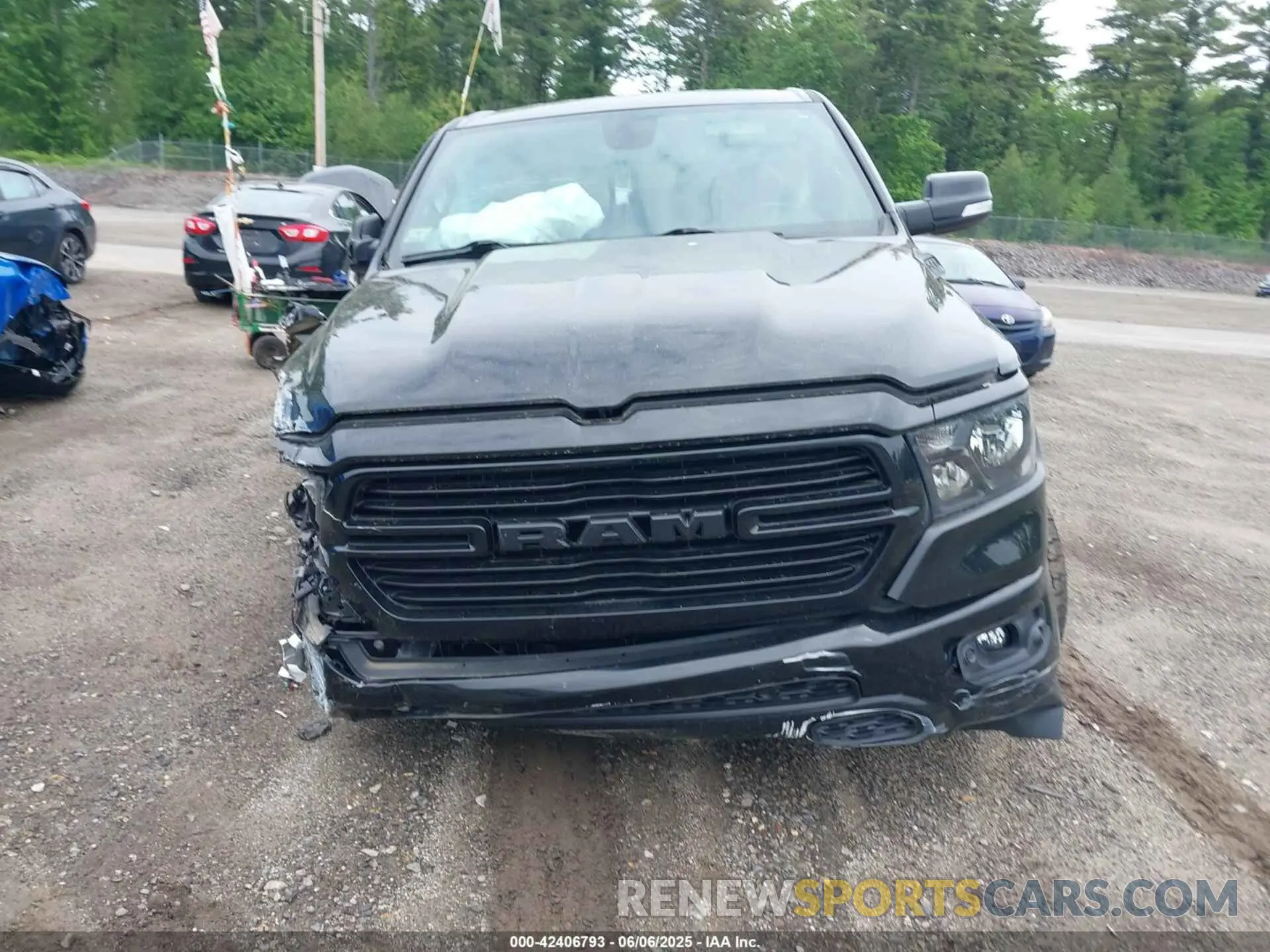 12 Photograph of a damaged car 1C6SRFBT6KN736737 RAM 1500 2019