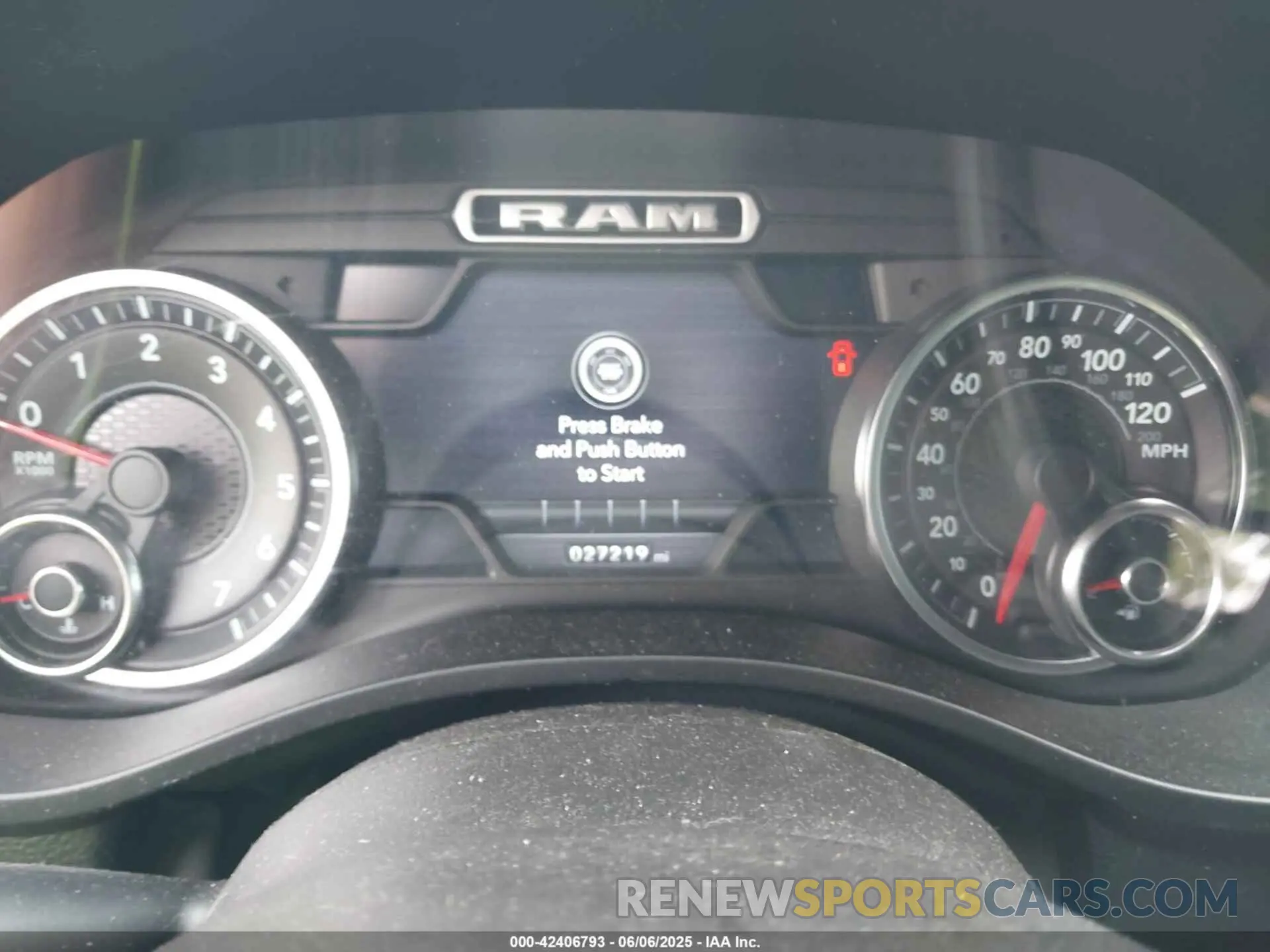 7 Photograph of a damaged car 1C6SRFBT6KN736737 RAM 1500 2019