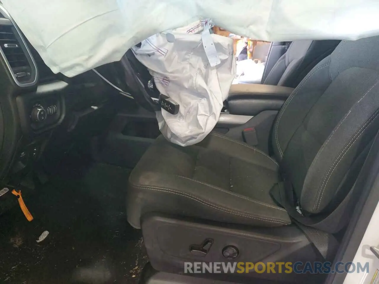 7 Photograph of a damaged car 1C6SRFBT6KN771892 RAM 1500 2019