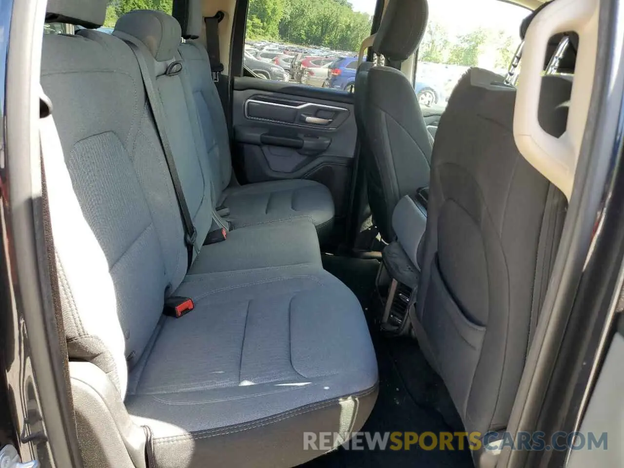 10 Photograph of a damaged car 1C6SRFBT6KN898559 RAM 1500 2019