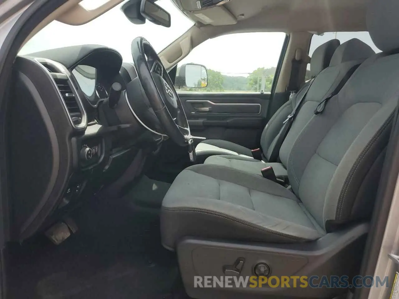 7 Photograph of a damaged car 1C6SRFBT8KN518069 RAM 1500 2019