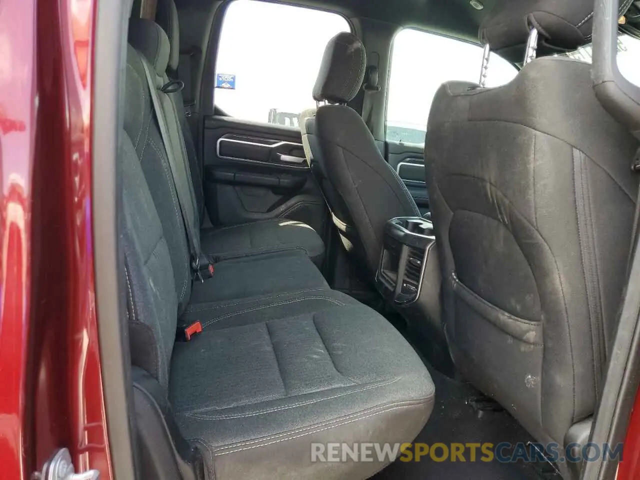 10 Photograph of a damaged car 1C6SRFBT8KN623744 RAM 1500 2019