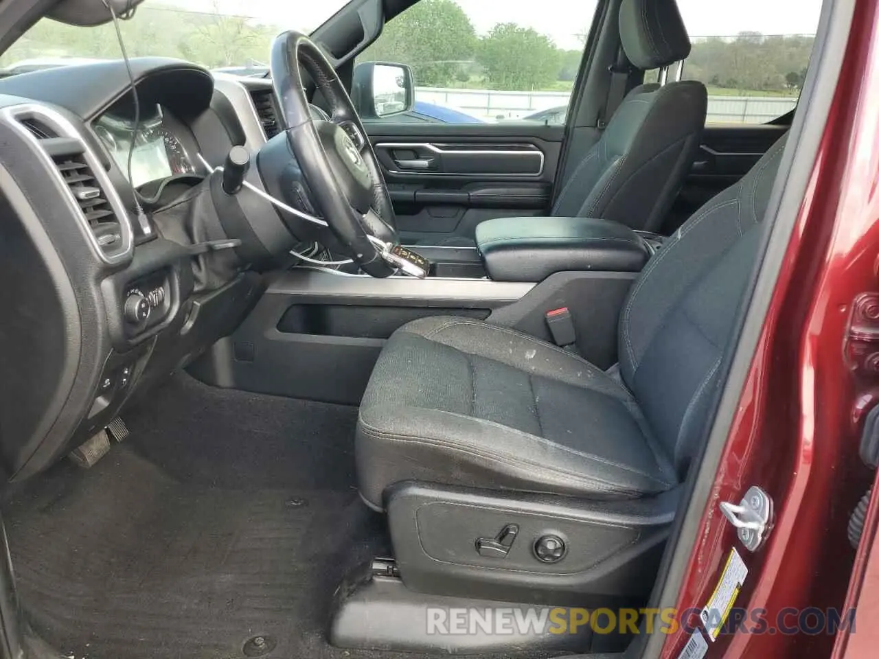 7 Photograph of a damaged car 1C6SRFBT8KN623744 RAM 1500 2019