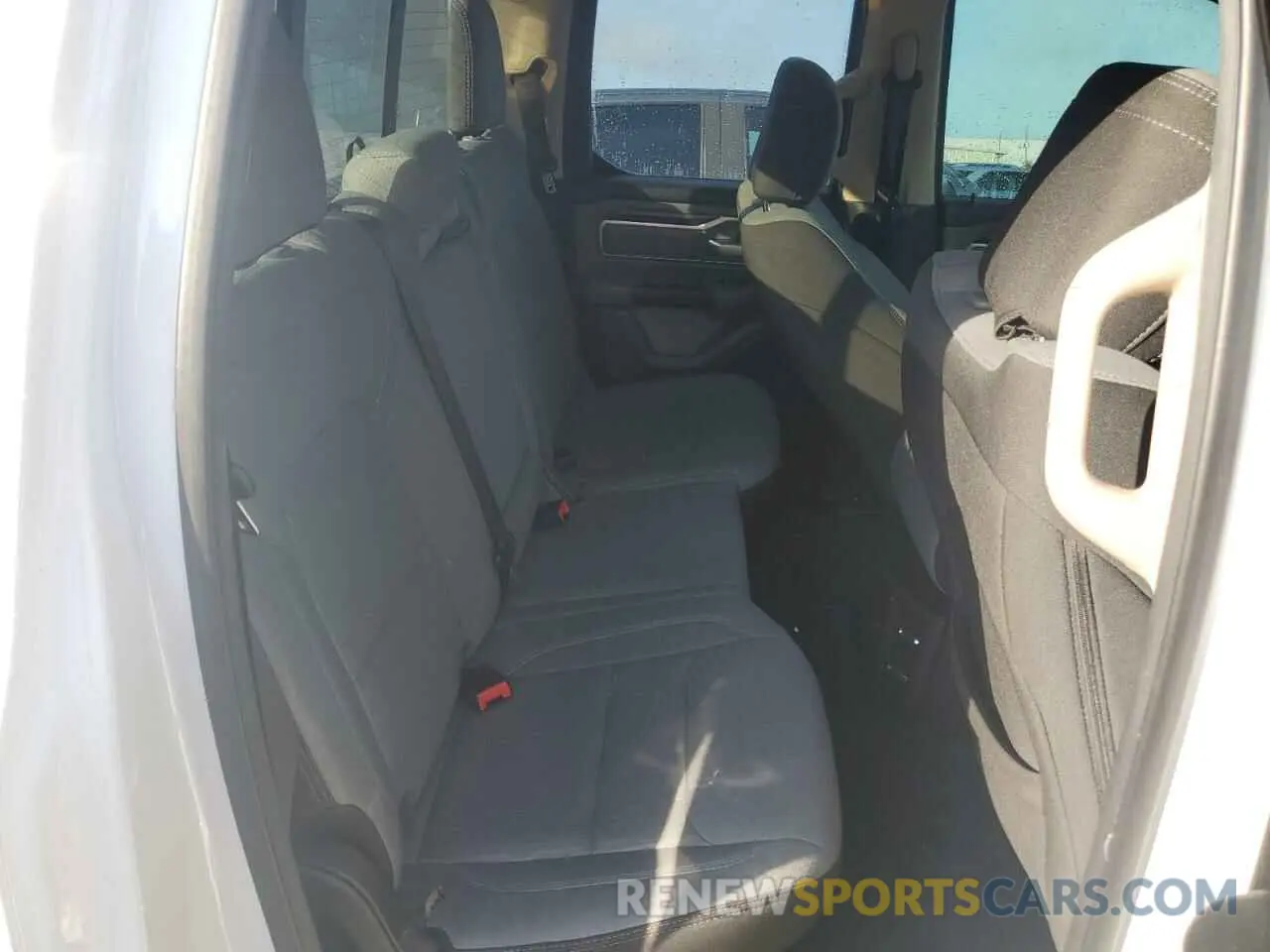 10 Photograph of a damaged car 1C6SRFBT8KN859892 RAM 1500 2019