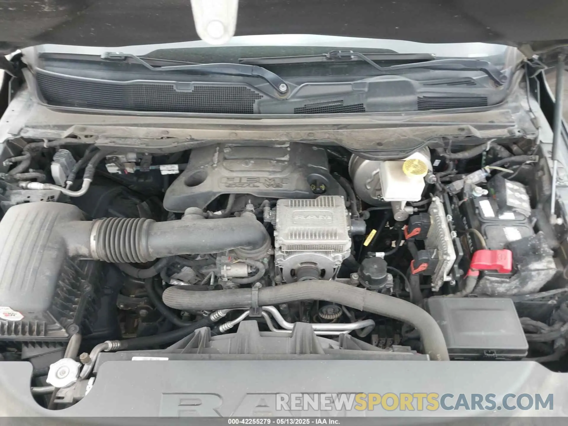 10 Photograph of a damaged car 1C6SRFBTXKN656065 RAM 1500 2019