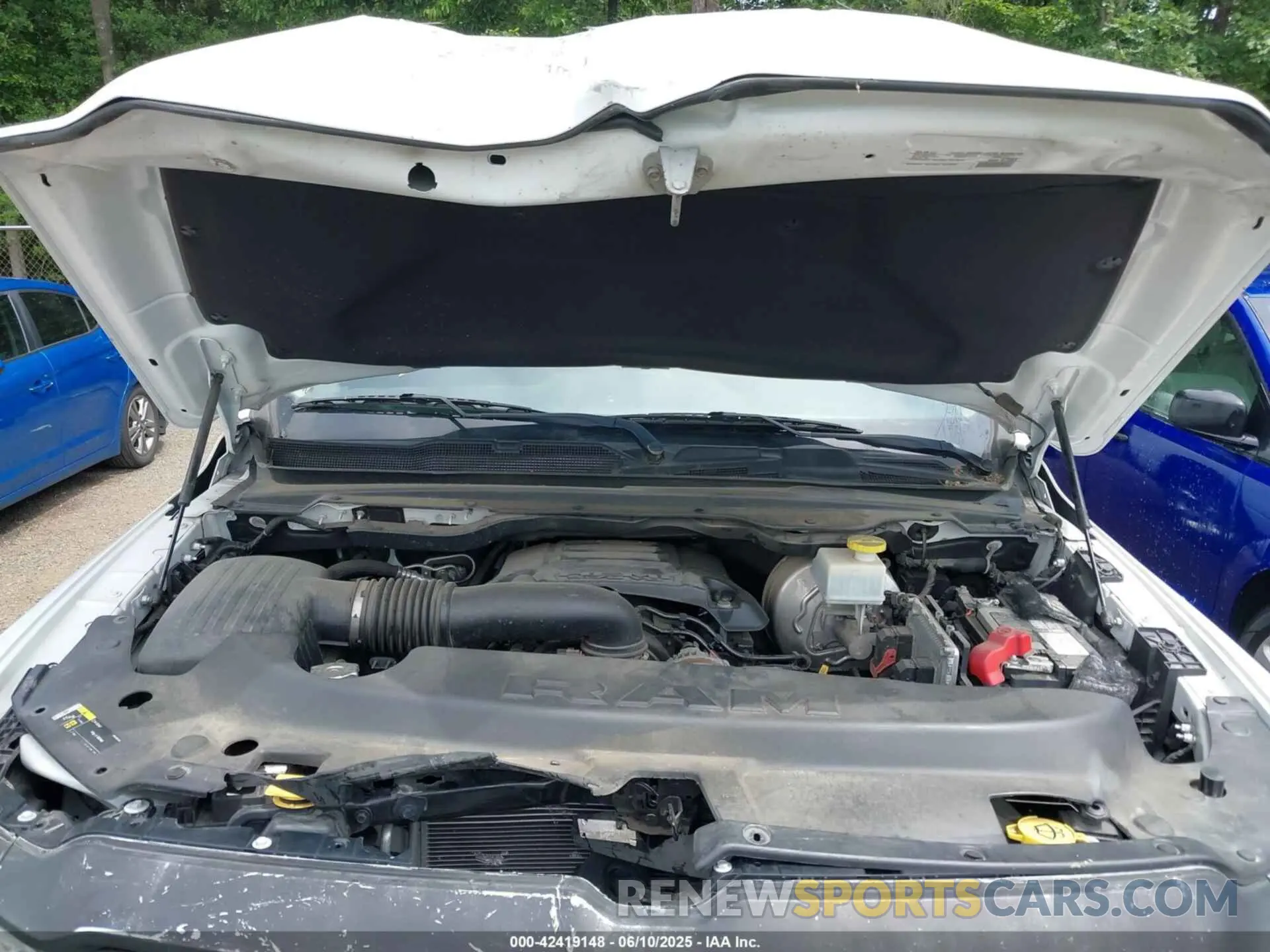 10 Photograph of a damaged car 1C6SRFCT4KN599134 RAM 1500 2019