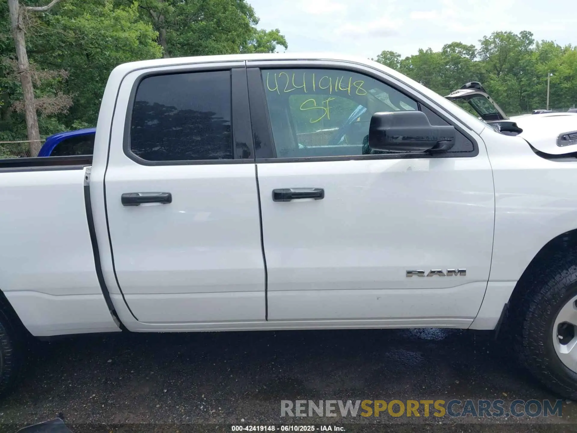 13 Photograph of a damaged car 1C6SRFCT4KN599134 RAM 1500 2019