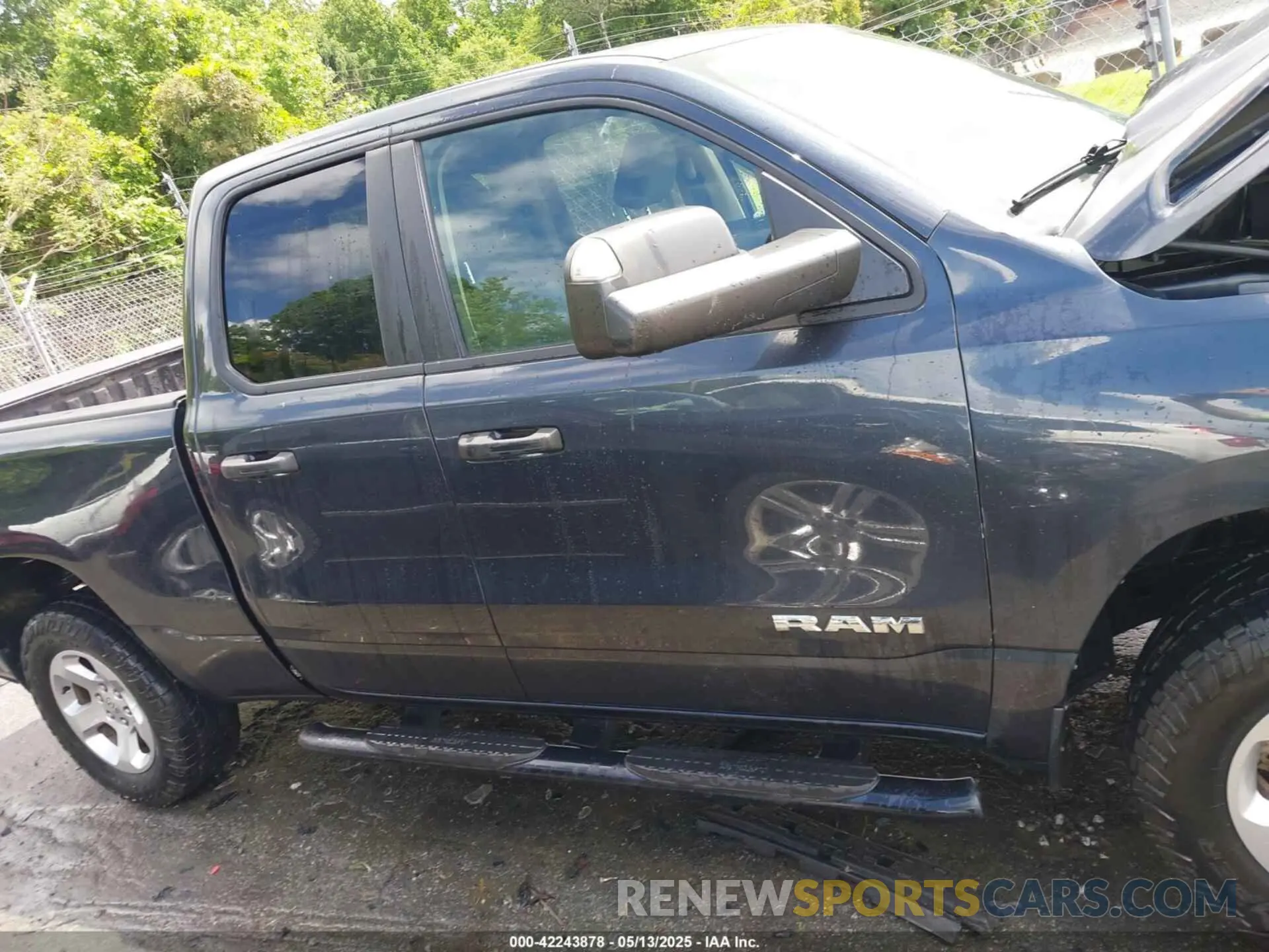 13 Photograph of a damaged car 1C6SRFCT5KN597618 RAM 1500 2019