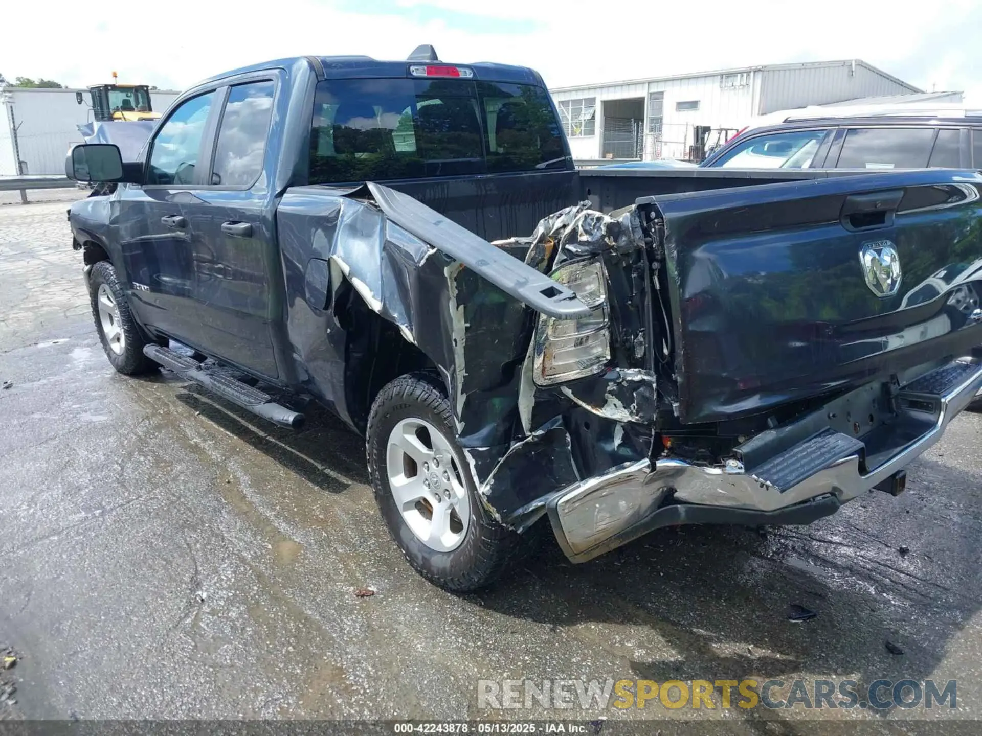 3 Photograph of a damaged car 1C6SRFCT5KN597618 RAM 1500 2019