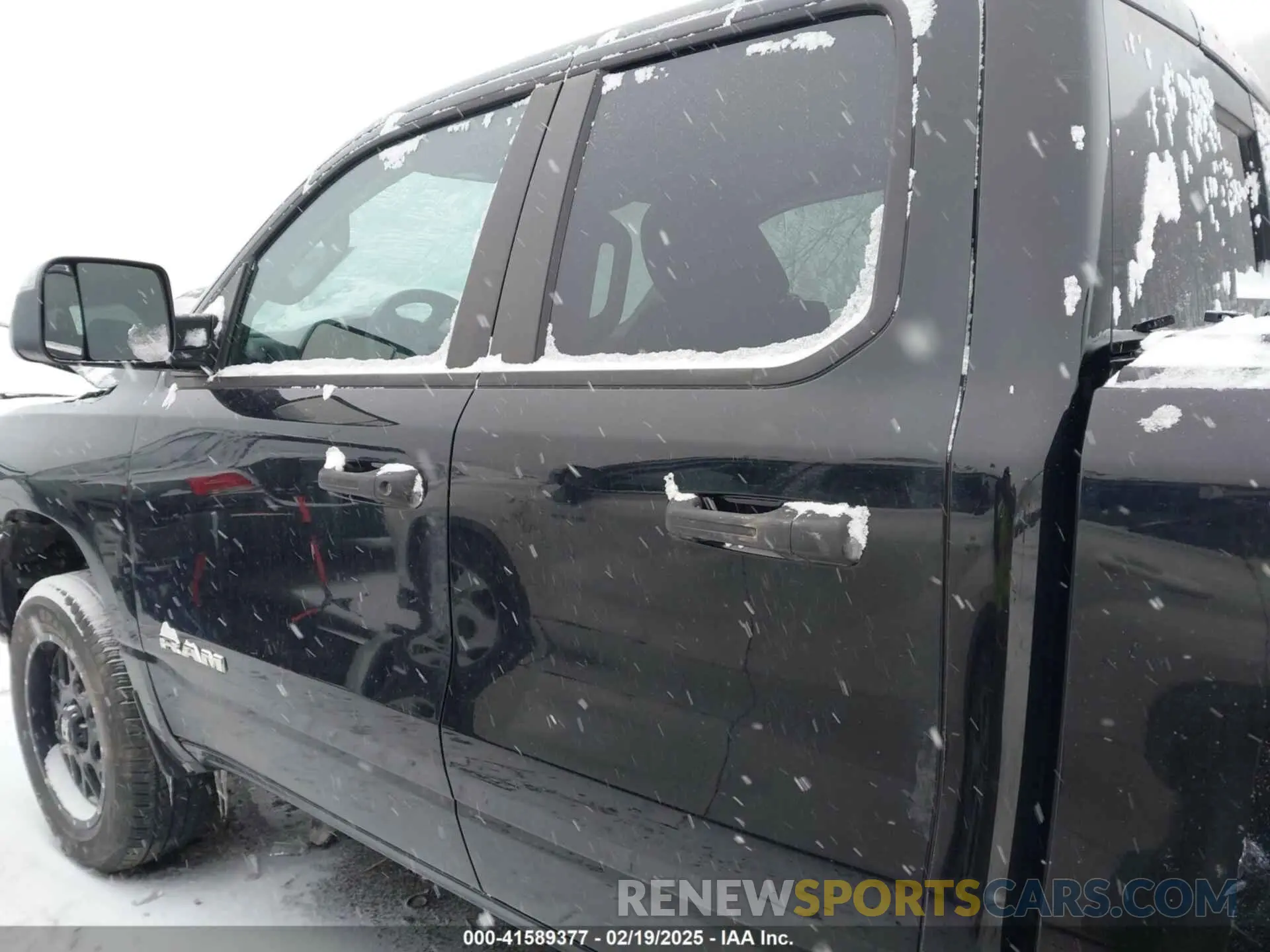 15 Photograph of a damaged car 1C6SRFCT8KN812411 RAM 1500 2019