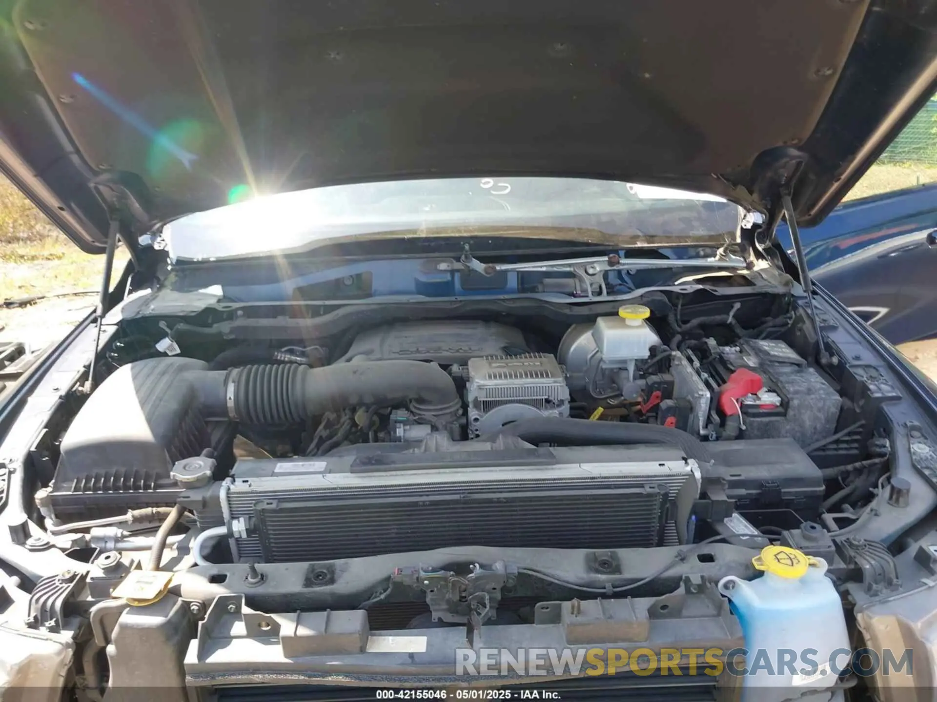 10 Photograph of a damaged car 1C6SRFDT5KN638425 RAM 1500 2019
