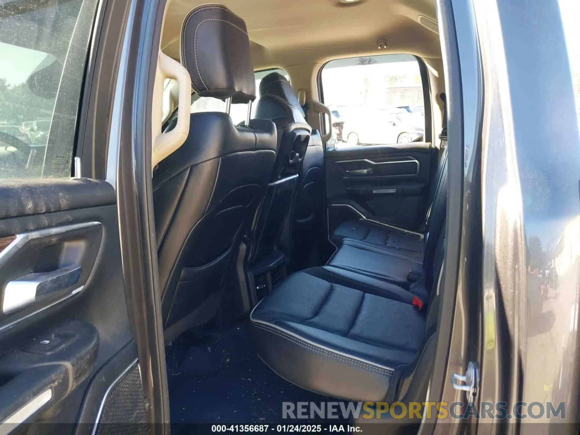8 Photograph of a damaged car 1C6SRFDTXKN860913 RAM 1500 2019