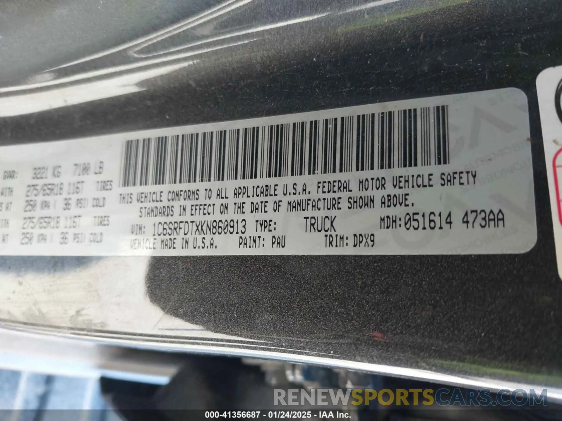 9 Photograph of a damaged car 1C6SRFDTXKN860913 RAM 1500 2019
