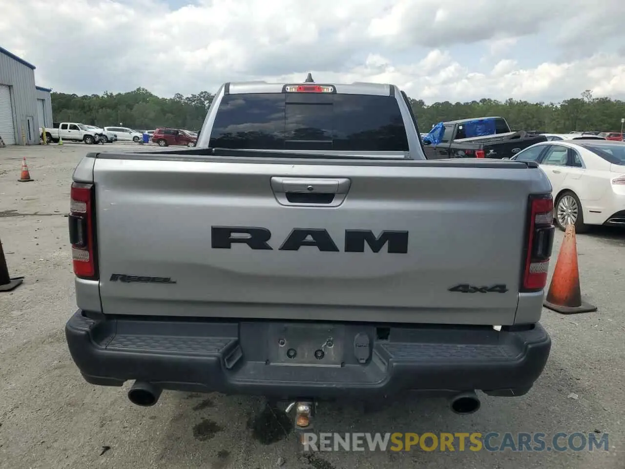 6 Photograph of a damaged car 1C6SRFET1KN875363 RAM 1500 2019