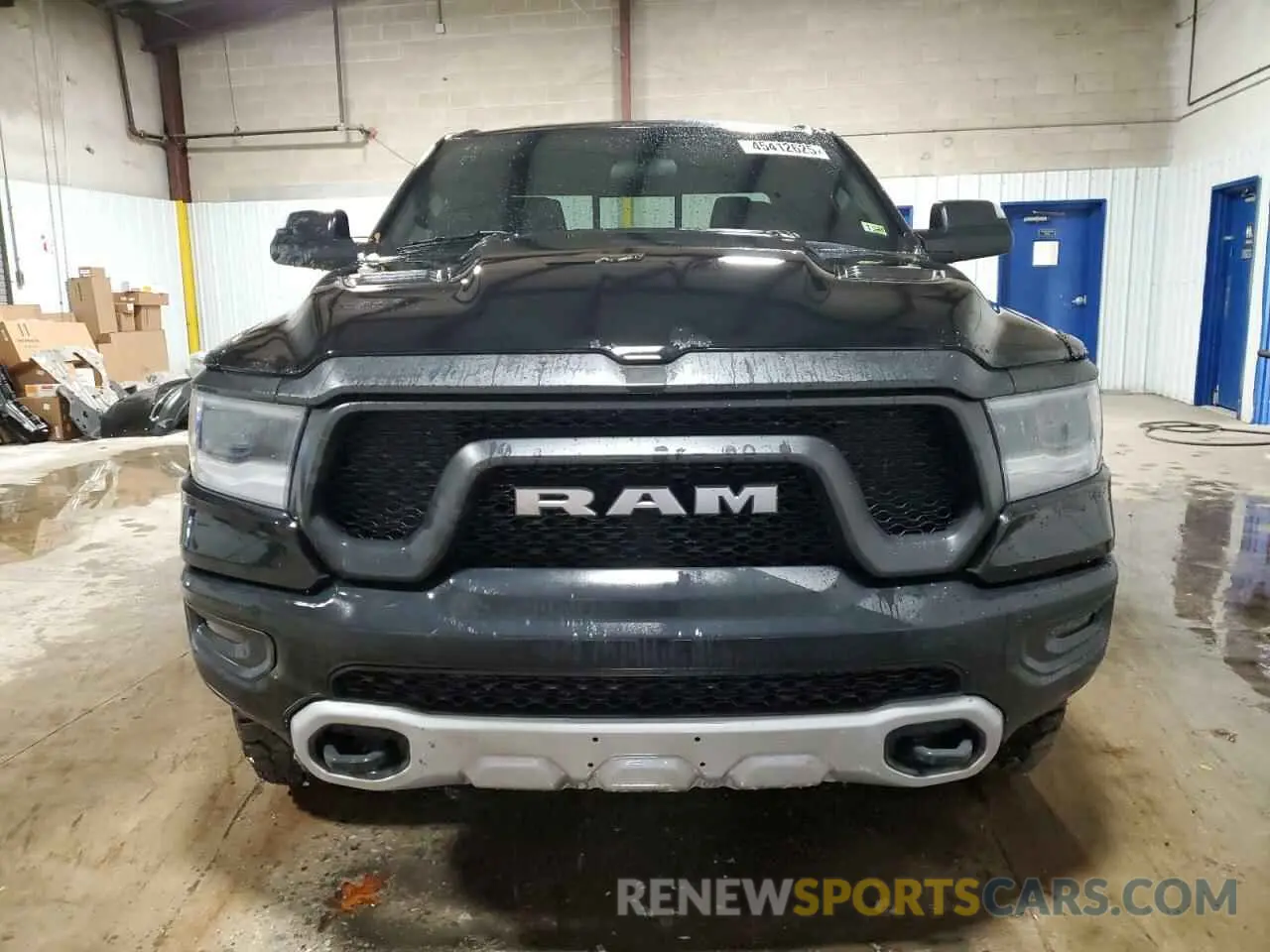 5 Photograph of a damaged car 1C6SRFET2KN546915 RAM 1500 2019