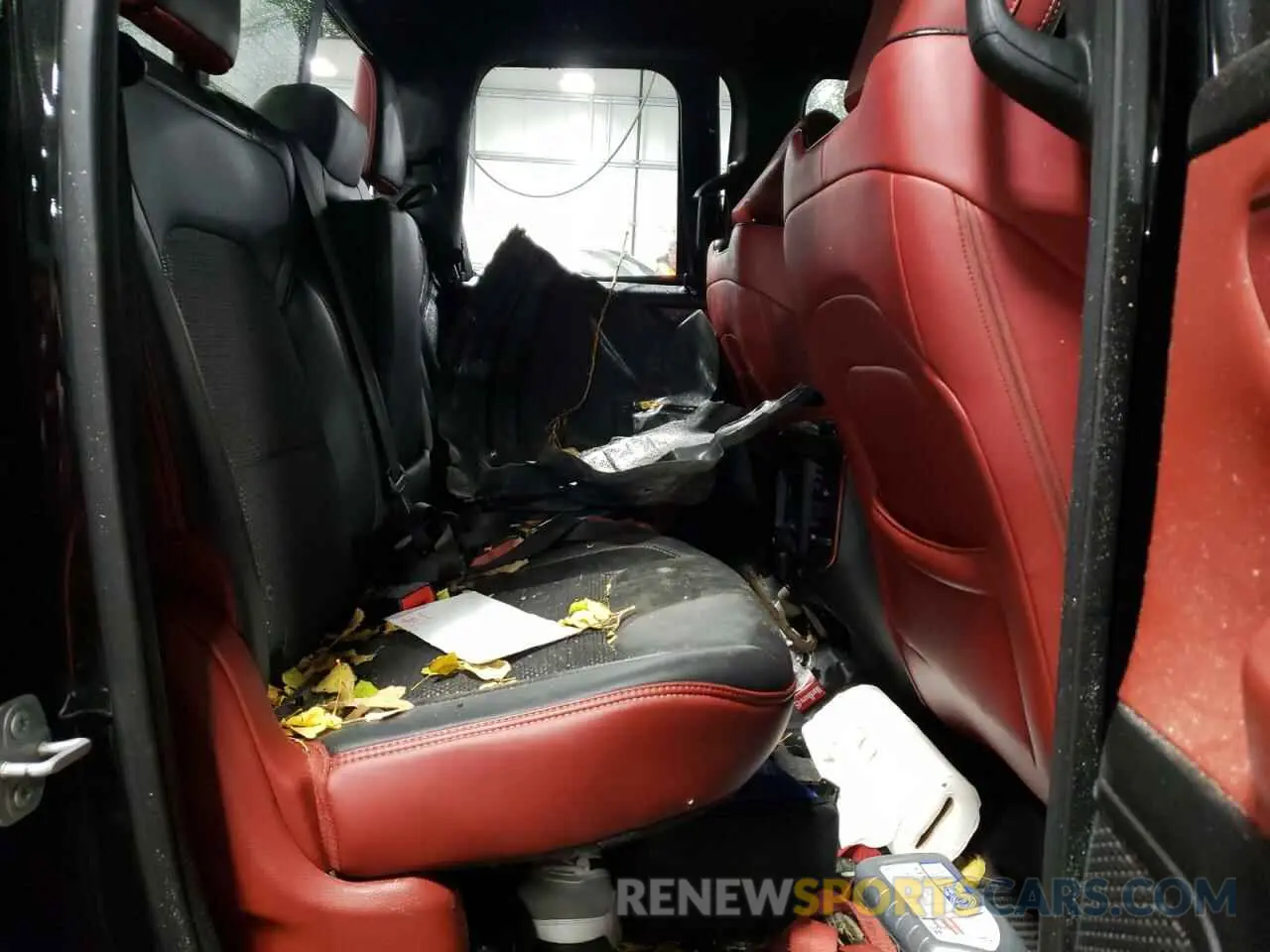 10 Photograph of a damaged car 1C6SRFET2KN565965 RAM 1500 2019
