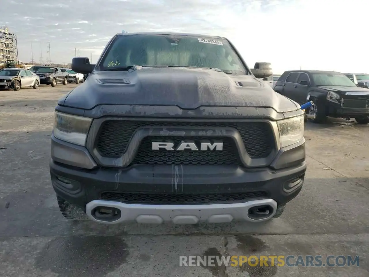5 Photograph of a damaged car 1C6SRFET4KN577695 RAM 1500 2019
