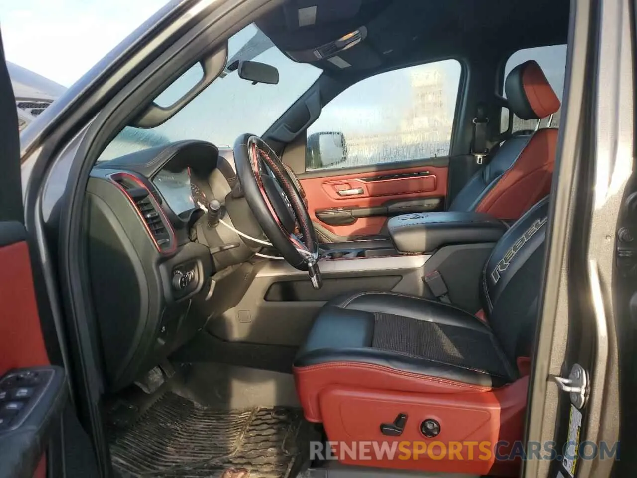 7 Photograph of a damaged car 1C6SRFET4KN577695 RAM 1500 2019