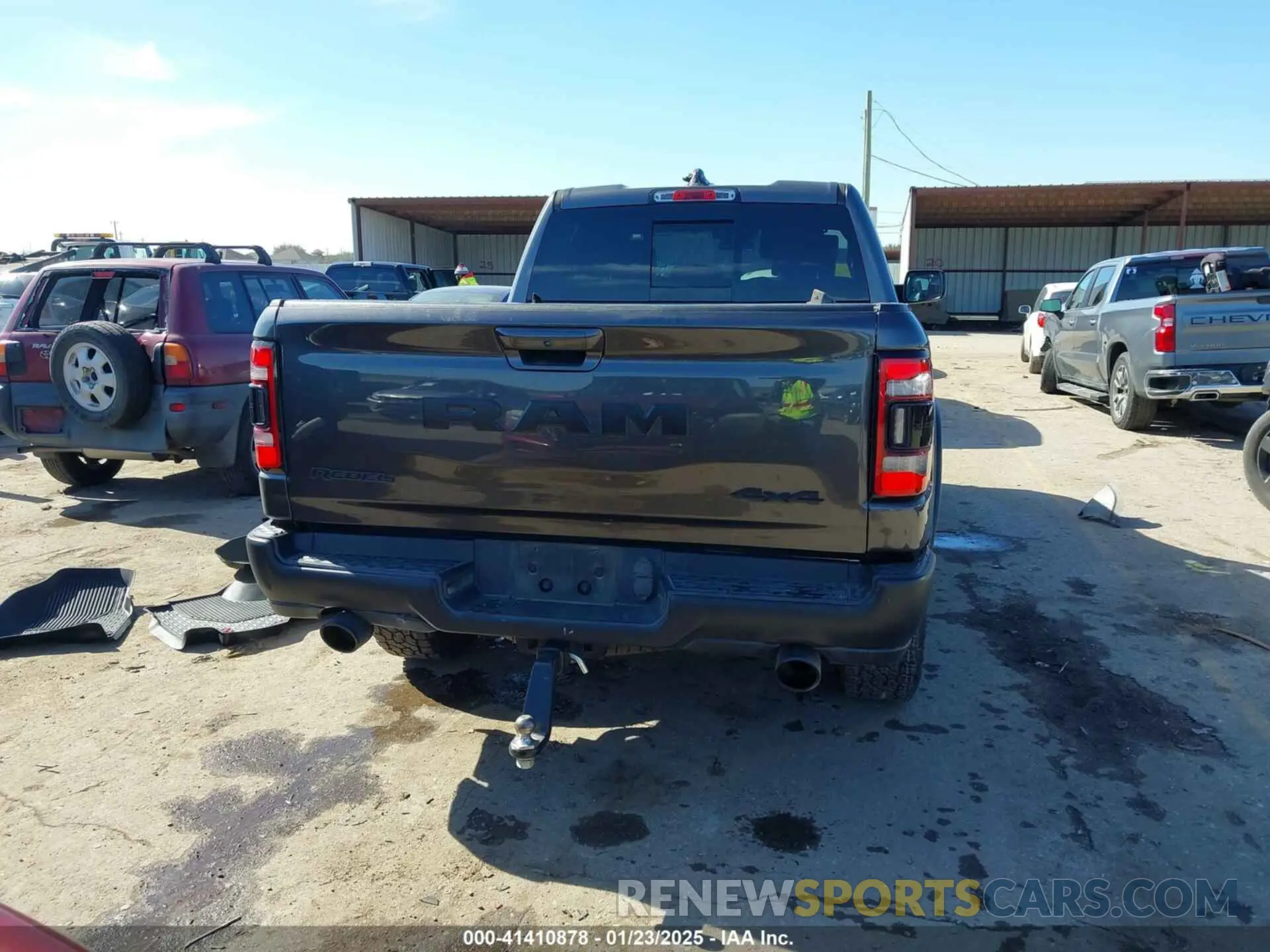 17 Photograph of a damaged car 1C6SRFET7KN861046 RAM 1500 2019