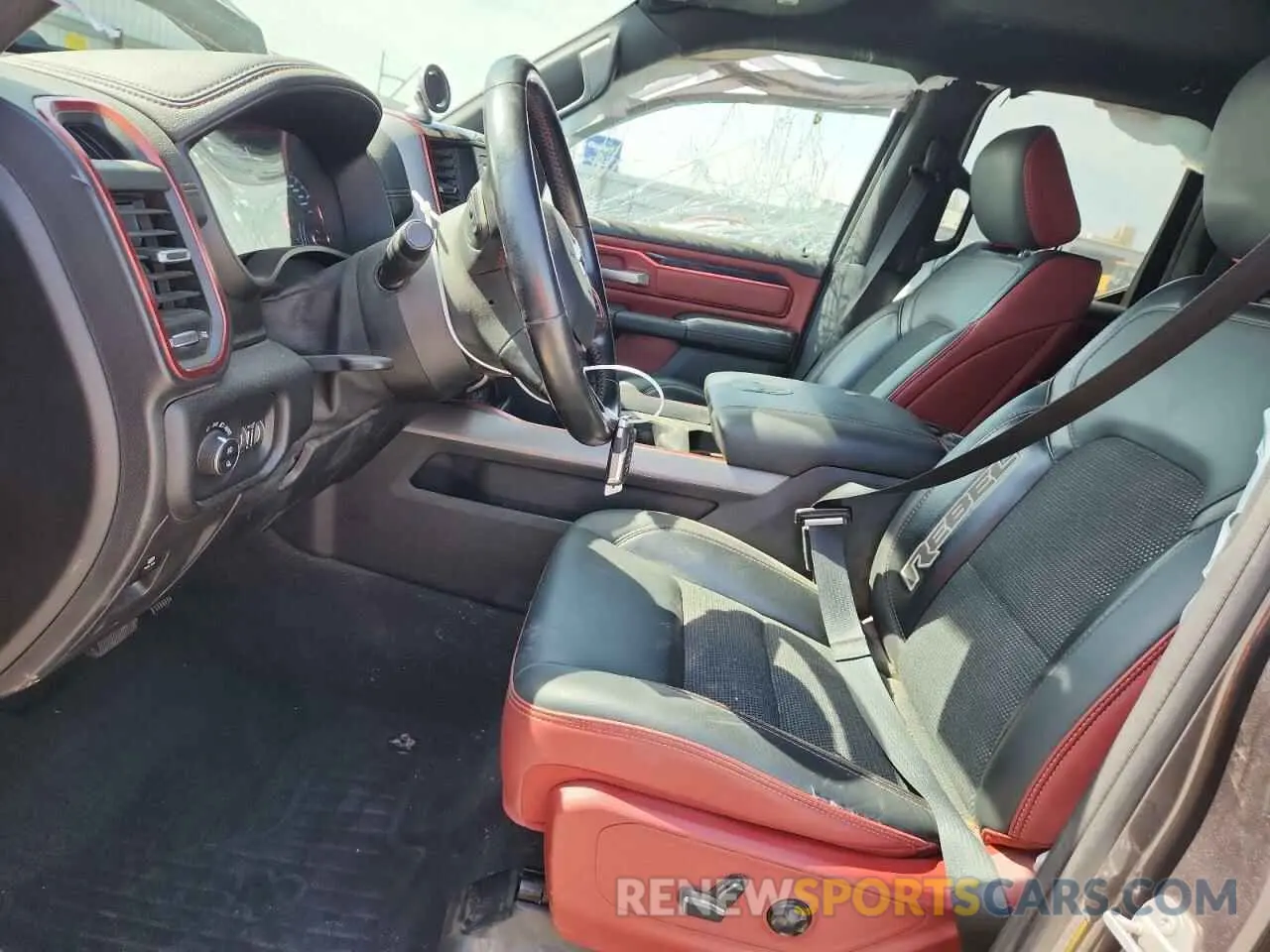 7 Photograph of a damaged car 1C6SRFET7KN875819 RAM 1500 2019