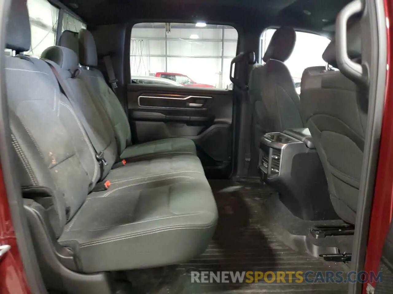 10 Photograph of a damaged car 1C6SRFFT0KN586554 RAM 1500 2019