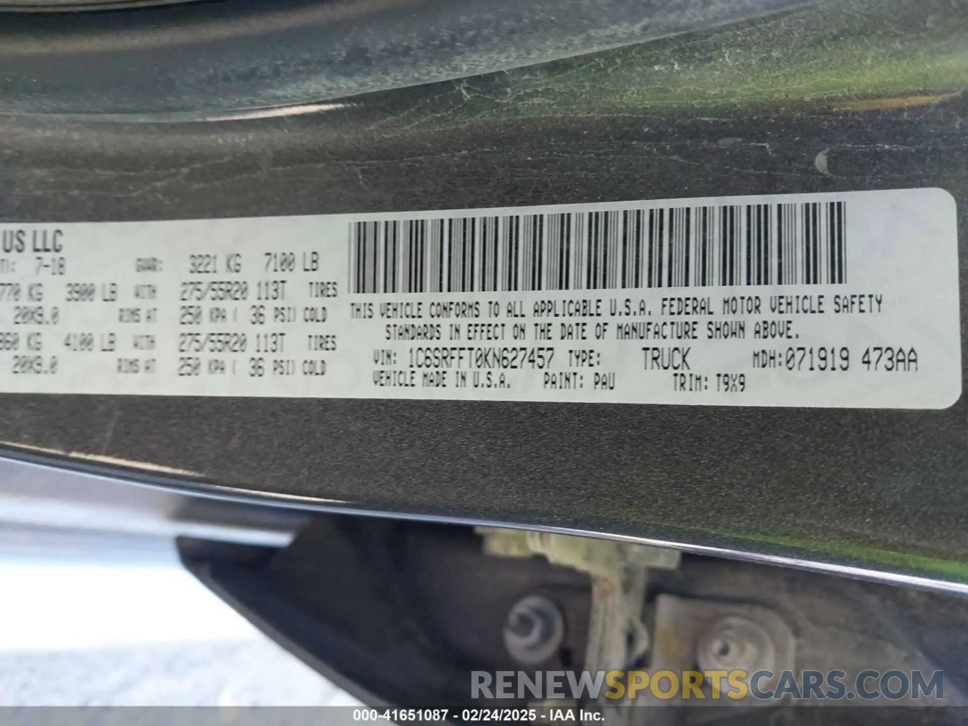 9 Photograph of a damaged car 1C6SRFFT0KN627457 RAM 1500 2019