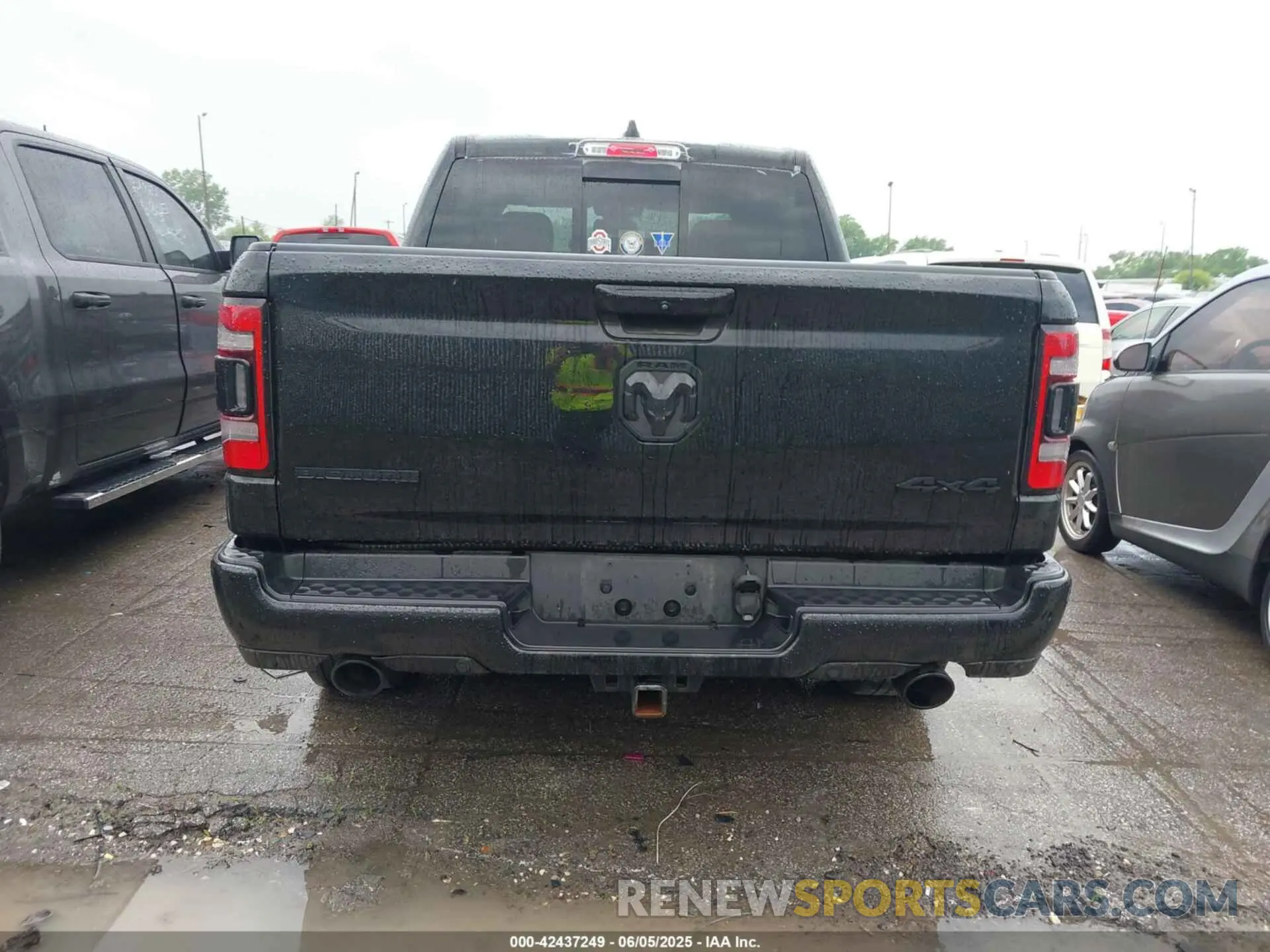17 Photograph of a damaged car 1C6SRFFT0KN731169 RAM 1500 2019