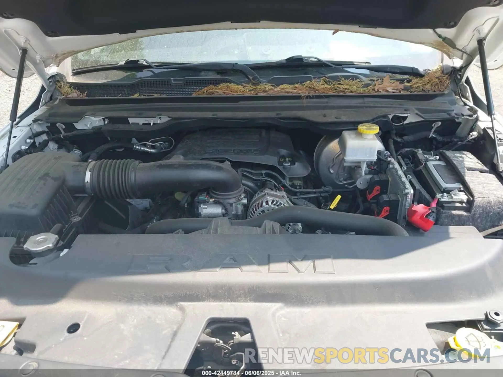 10 Photograph of a damaged car 1C6SRFFT0KN823513 RAM 1500 2019