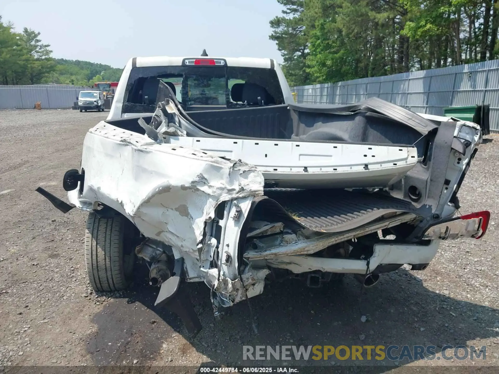 16 Photograph of a damaged car 1C6SRFFT0KN823513 RAM 1500 2019
