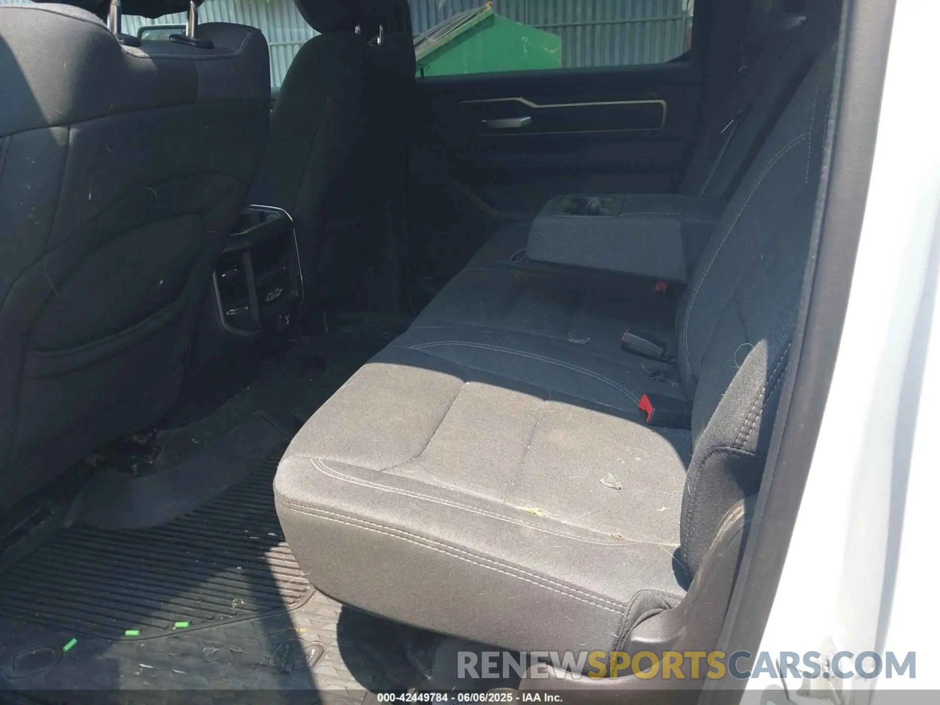 8 Photograph of a damaged car 1C6SRFFT0KN823513 RAM 1500 2019