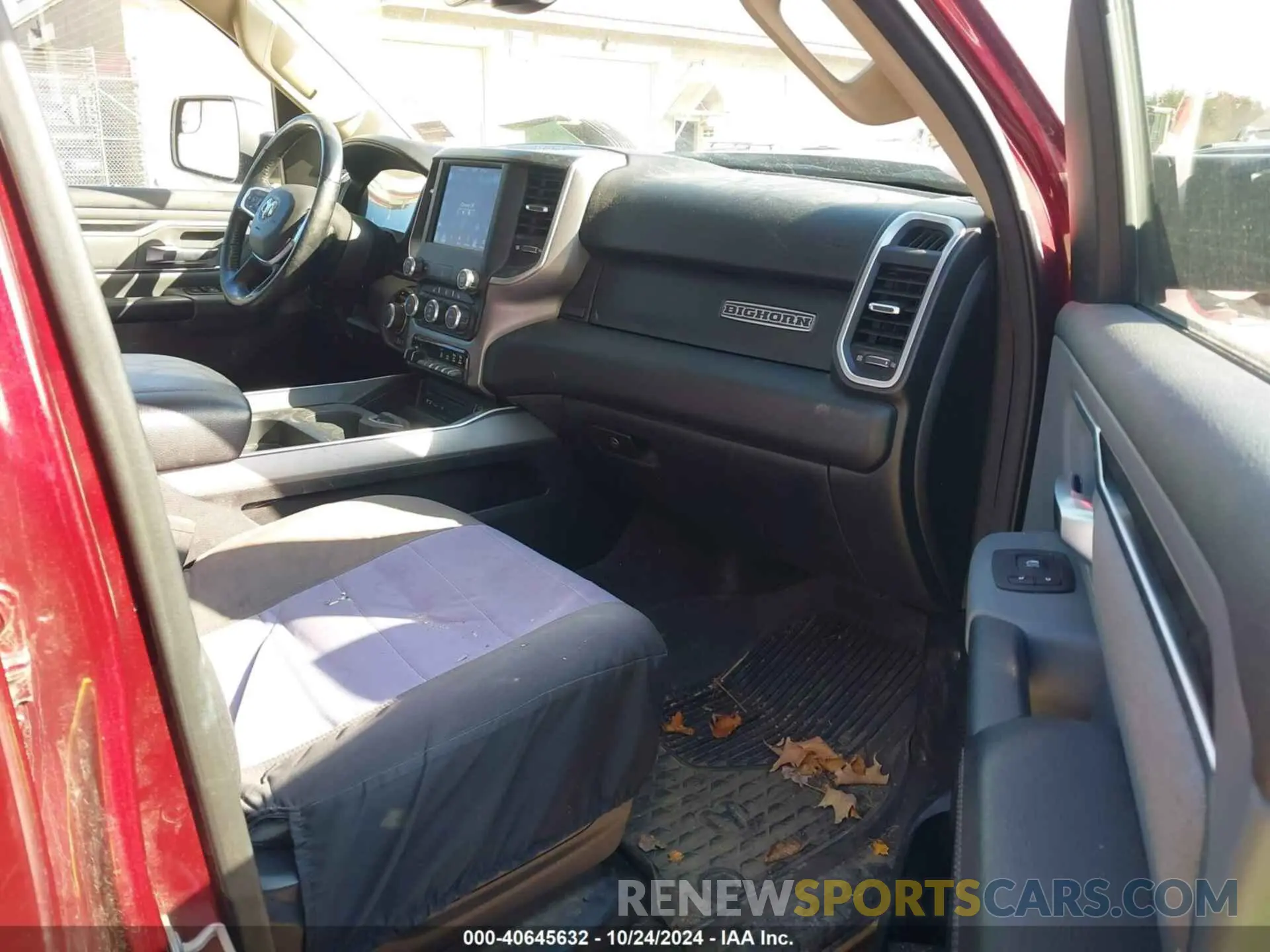5 Photograph of a damaged car 1C6SRFFT0KN888782 RAM 1500 2019