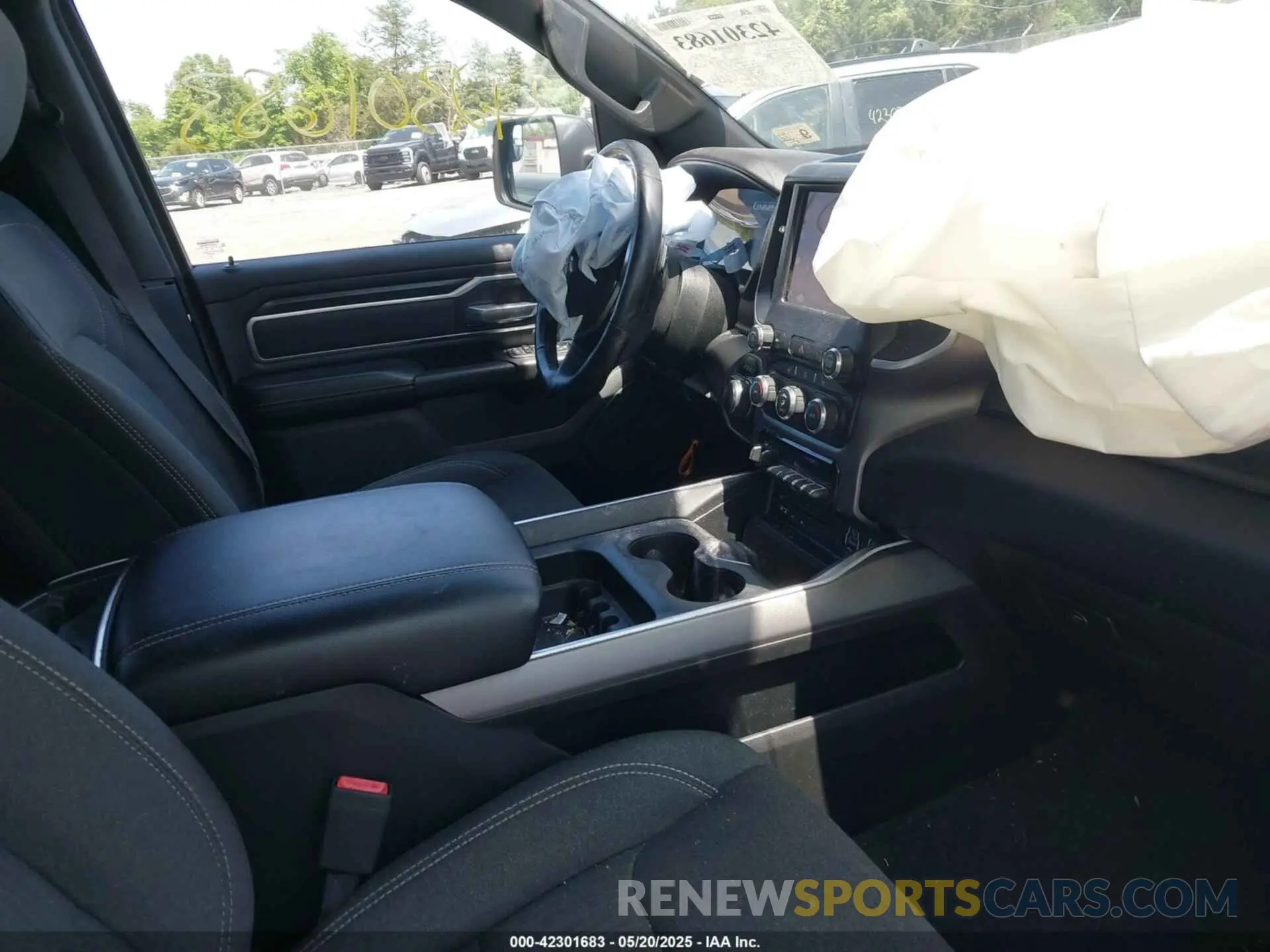 5 Photograph of a damaged car 1C6SRFFT1KN607931 RAM 1500 2019