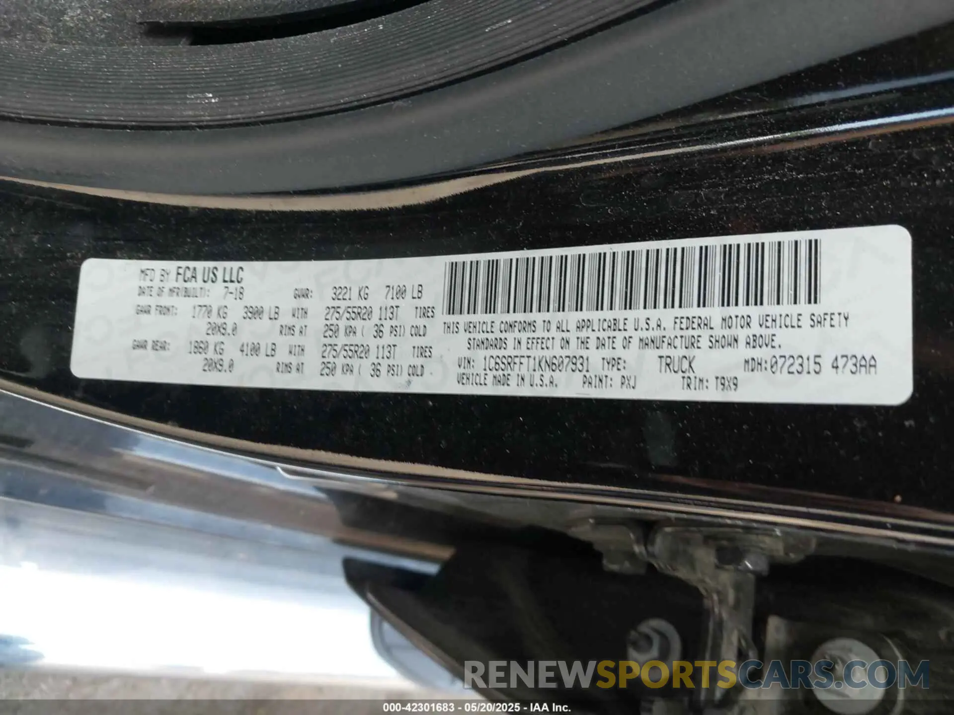 9 Photograph of a damaged car 1C6SRFFT1KN607931 RAM 1500 2019