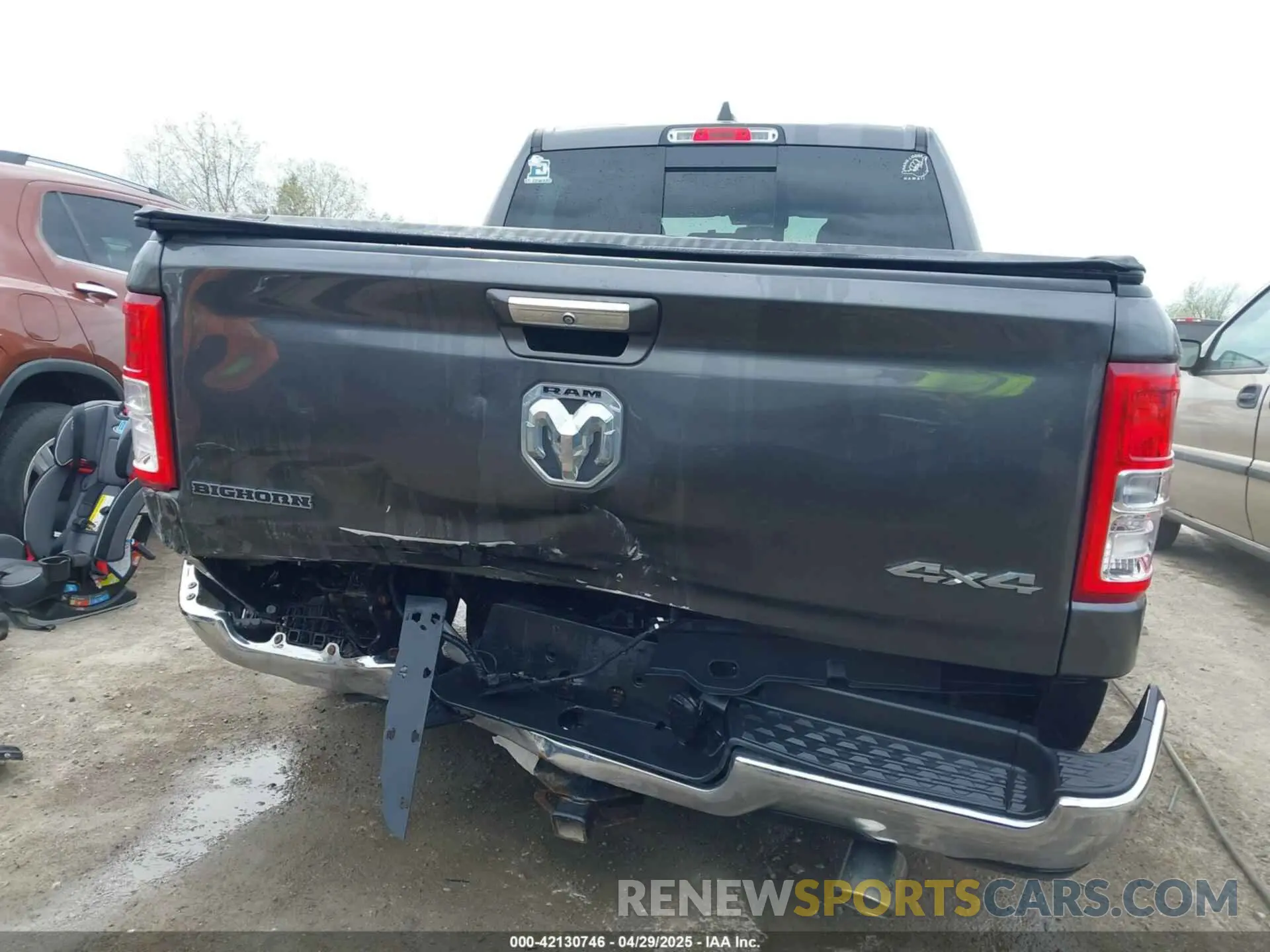 16 Photograph of a damaged car 1C6SRFFT1KN645322 RAM 1500 2019