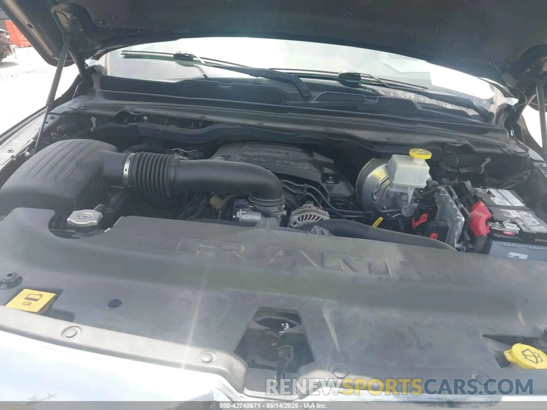 10 Photograph of a damaged car 1C6SRFFT1KN663285 RAM 1500 2019