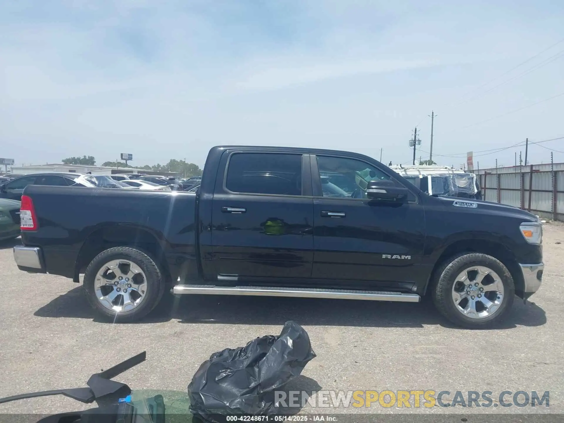 14 Photograph of a damaged car 1C6SRFFT1KN663285 RAM 1500 2019