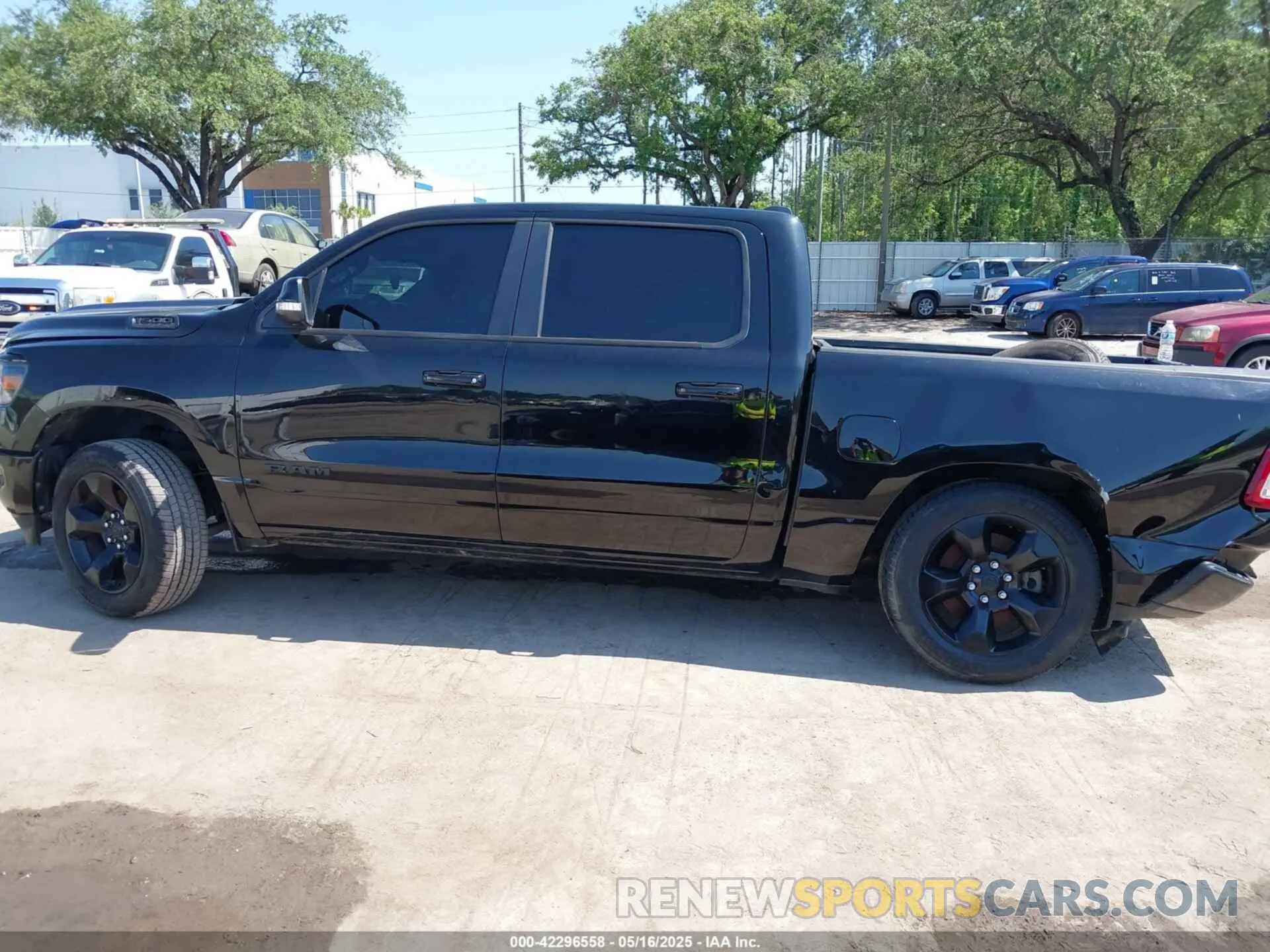 14 Photograph of a damaged car 1C6SRFFT1KN695170 RAM 1500 2019