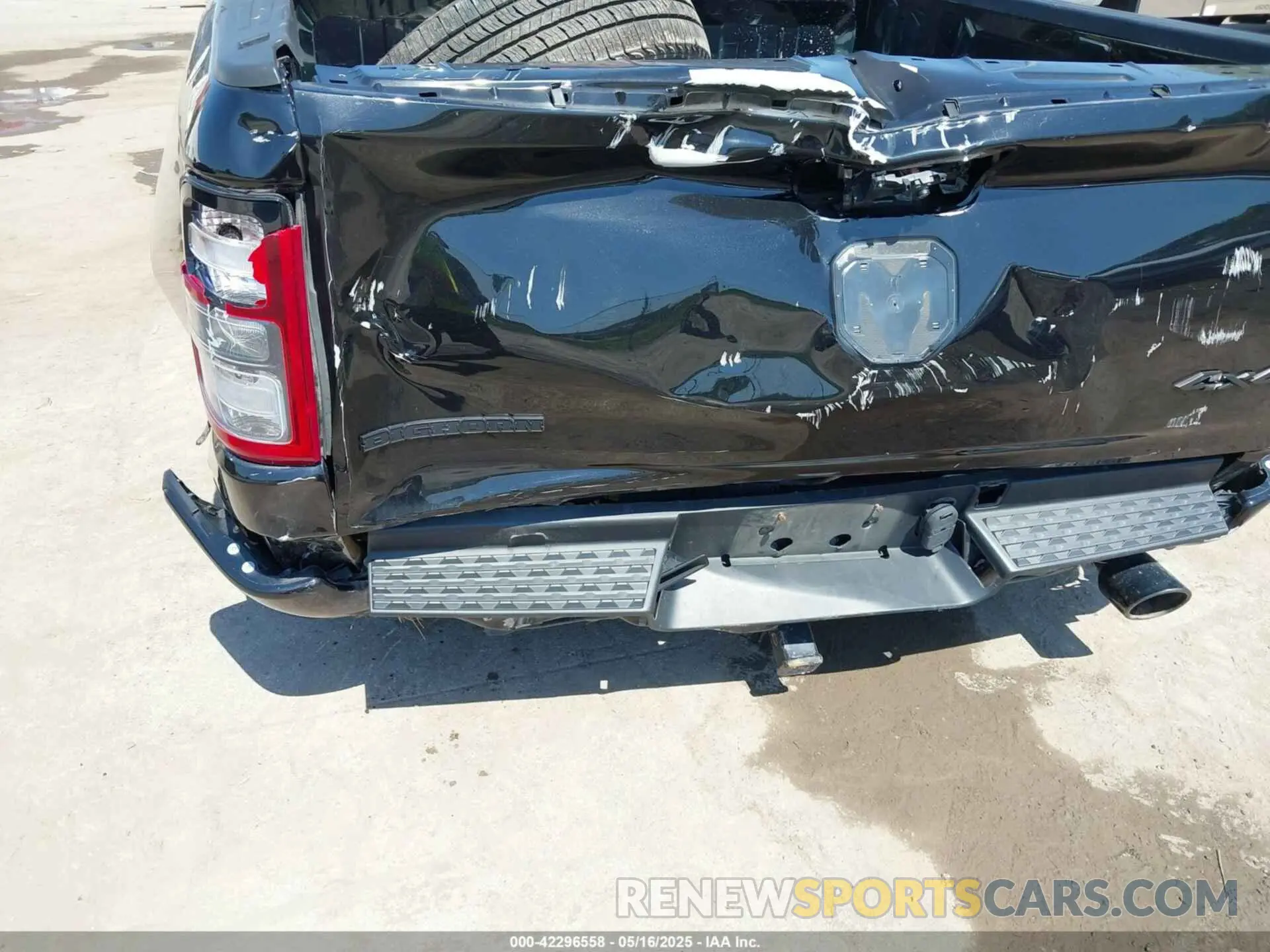 6 Photograph of a damaged car 1C6SRFFT1KN695170 RAM 1500 2019