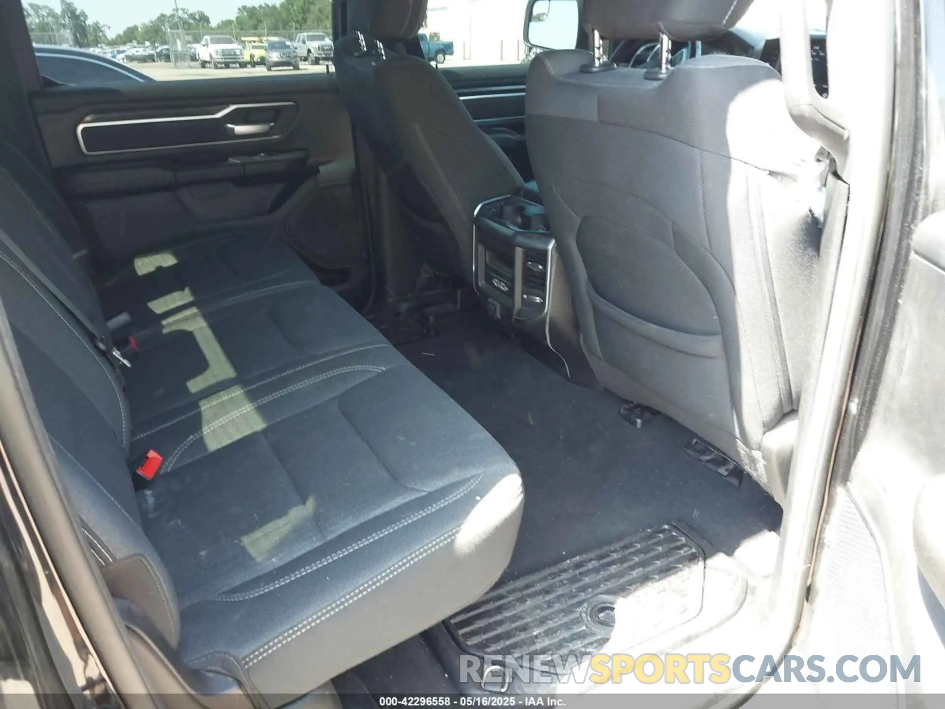 8 Photograph of a damaged car 1C6SRFFT1KN695170 RAM 1500 2019