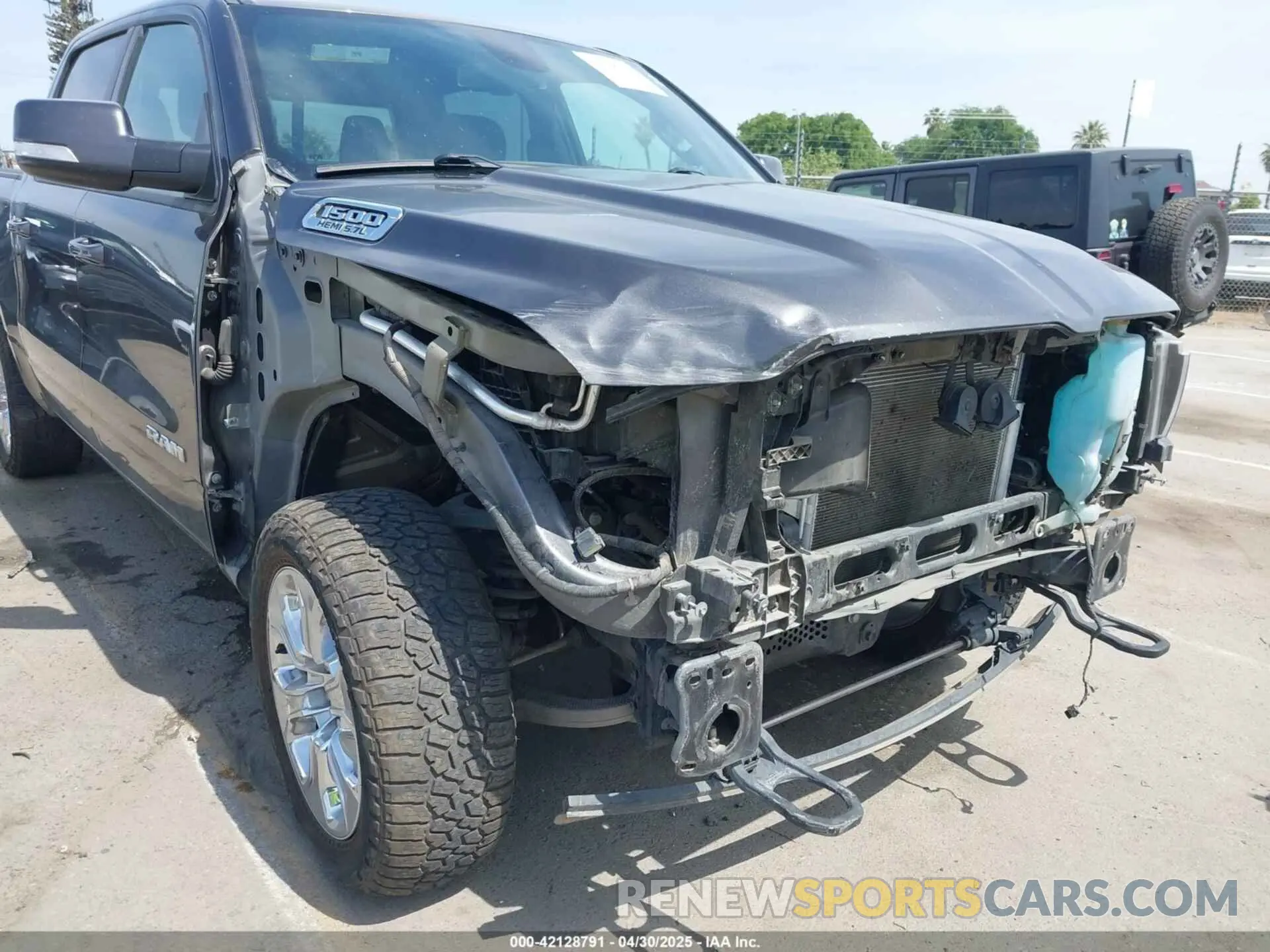 6 Photograph of a damaged car 1C6SRFFT1KN732525 RAM 1500 2019