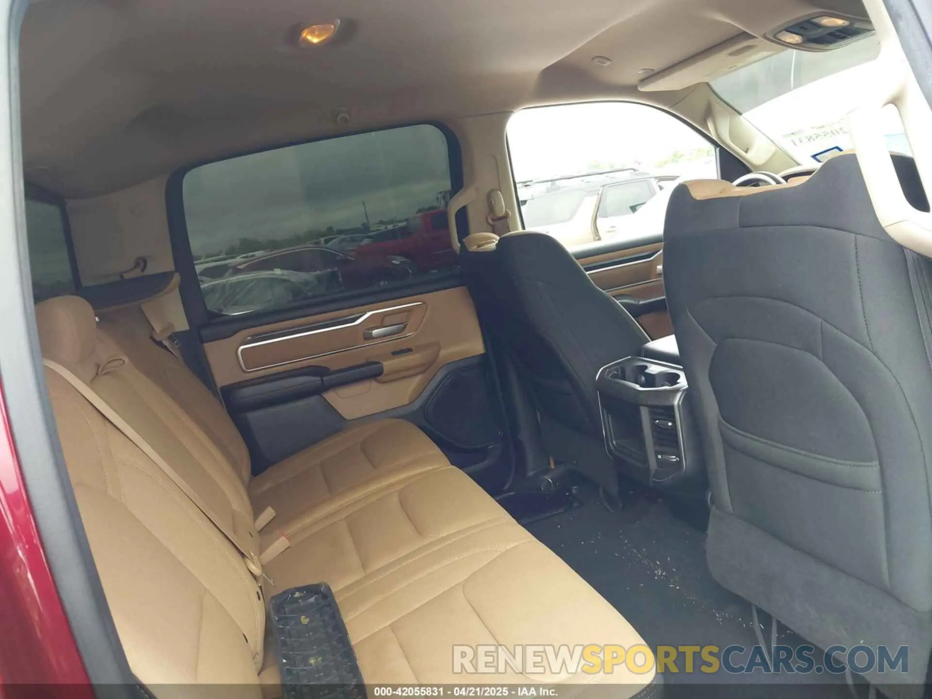 8 Photograph of a damaged car 1C6SRFFT1KN763113 RAM 1500 2019
