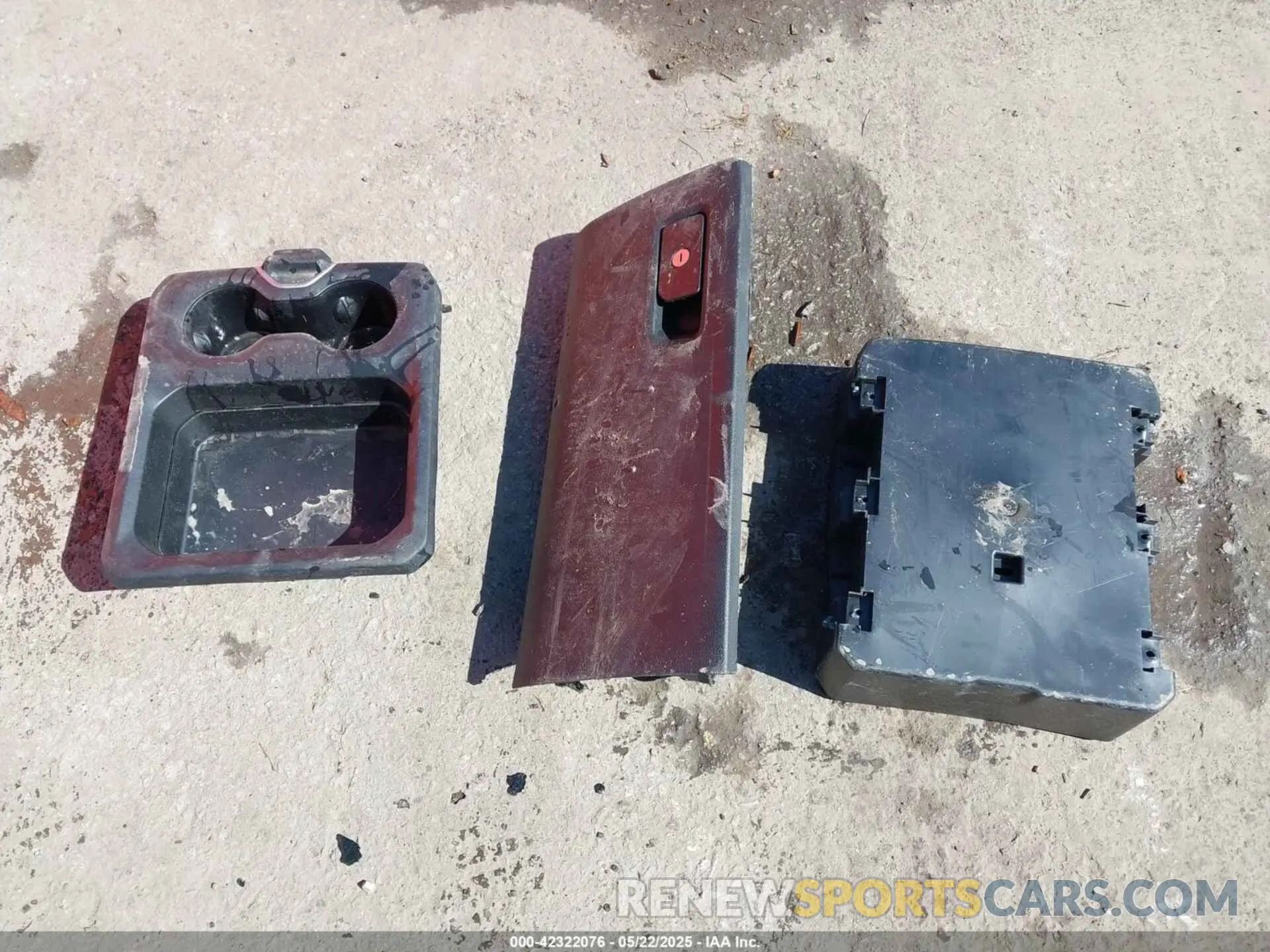 12 Photograph of a damaged car 1C6SRFFT1KN854026 RAM 1500 2019