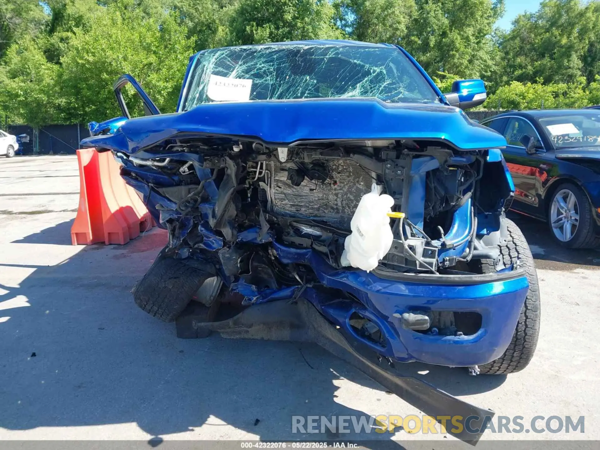 13 Photograph of a damaged car 1C6SRFFT1KN854026 RAM 1500 2019