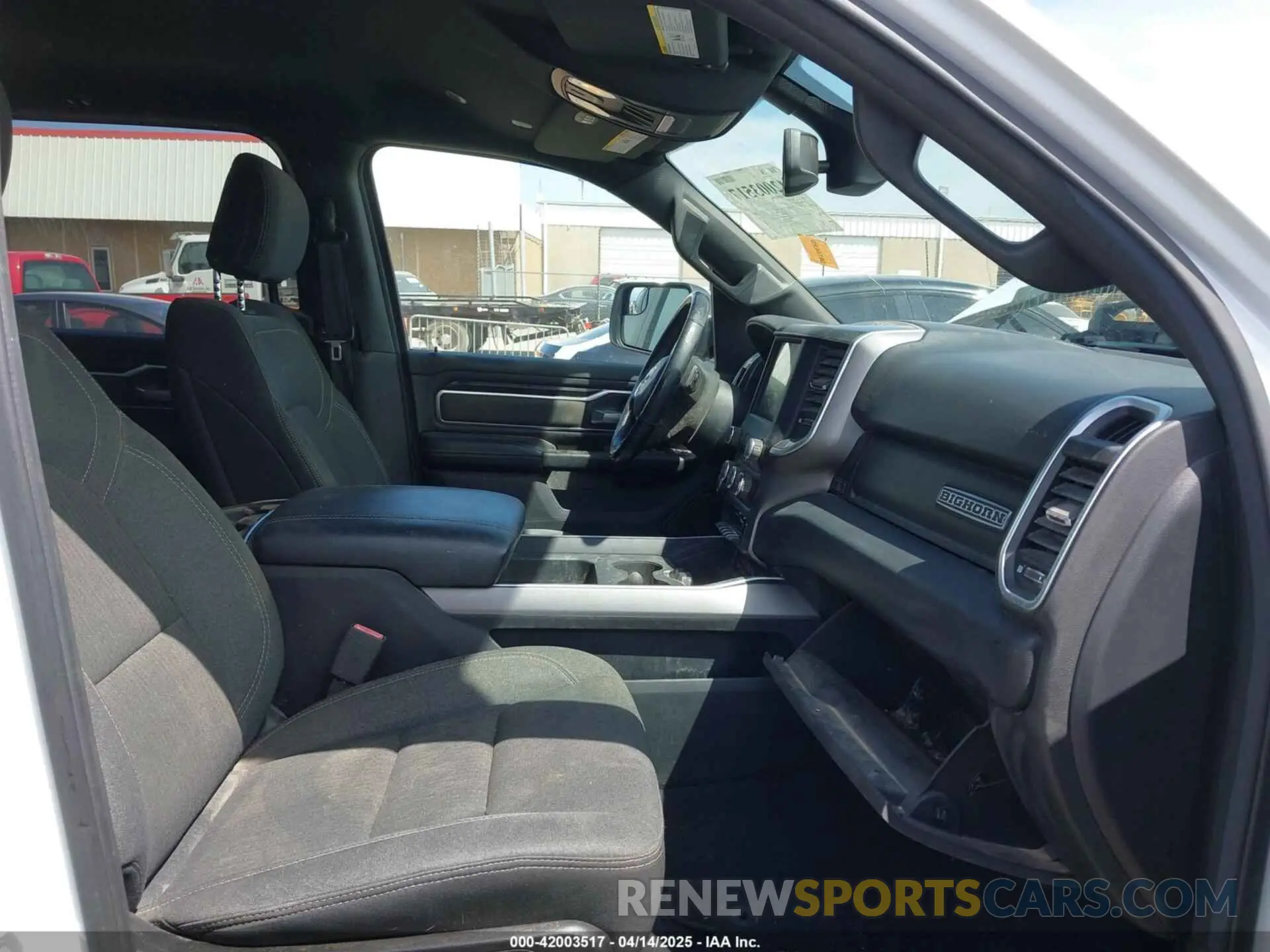 5 Photograph of a damaged car 1C6SRFFT2KN712008 RAM 1500 2019